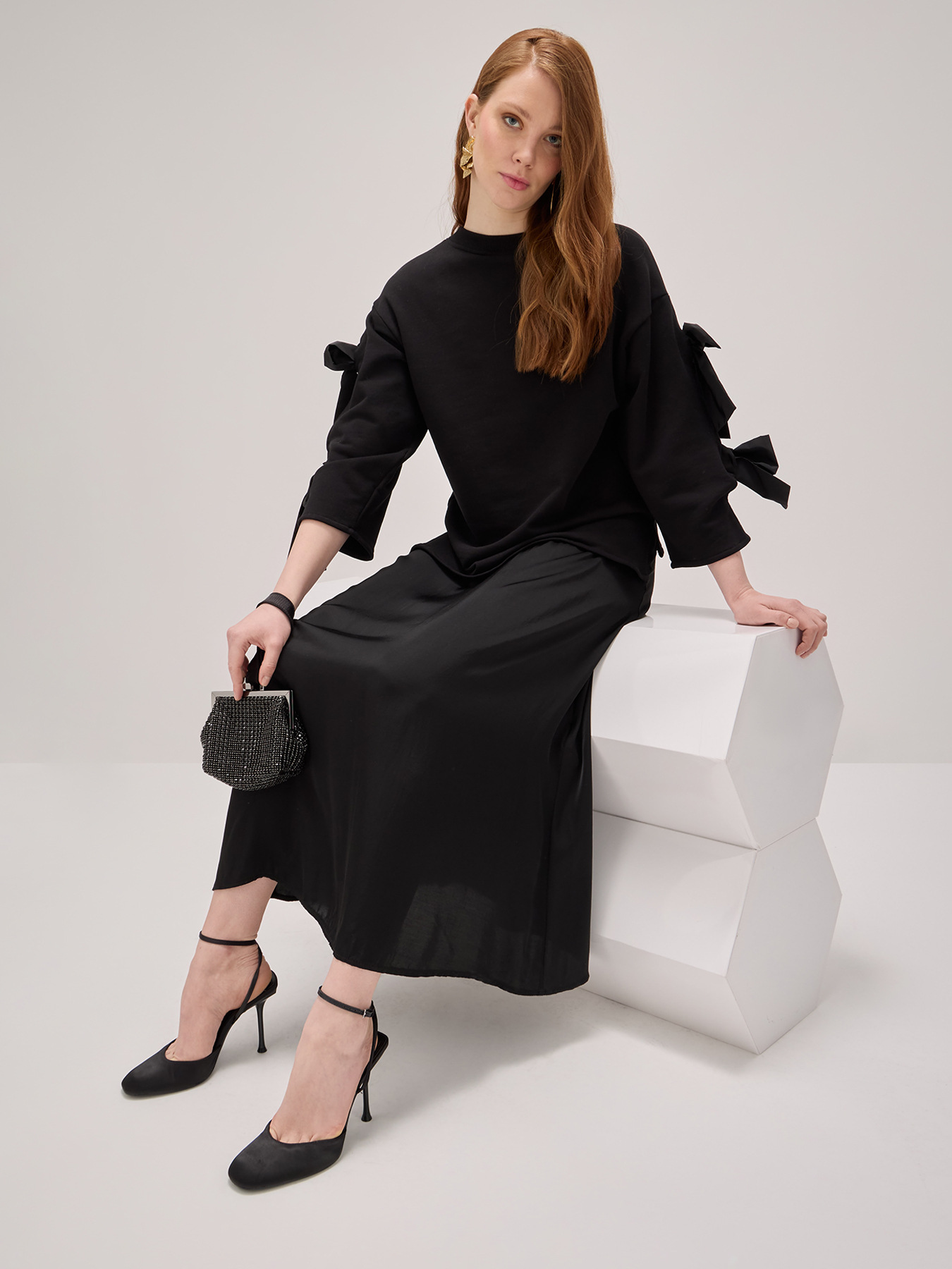 Langes Kleid aus Viskose-Satin image number 3