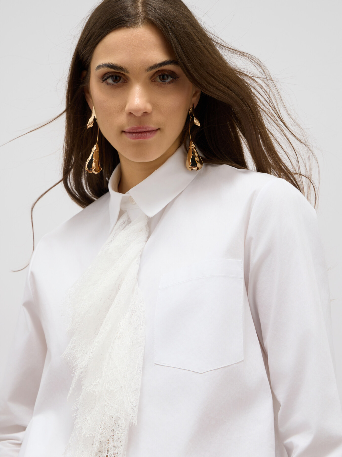 Oversized poplin shirt with lace image number 2