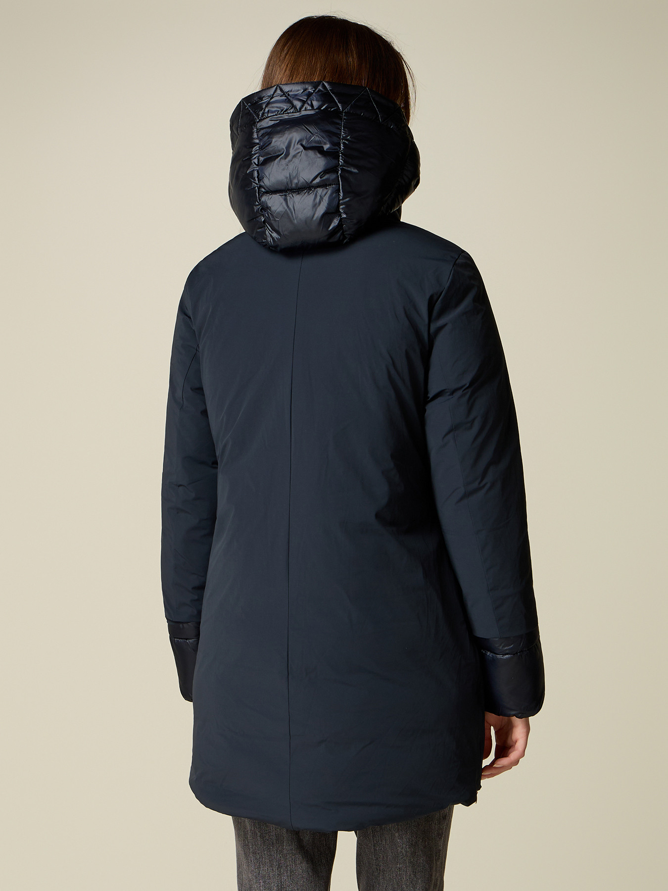 Doudoune mi-longue avec parties en nylon brillant image number 1