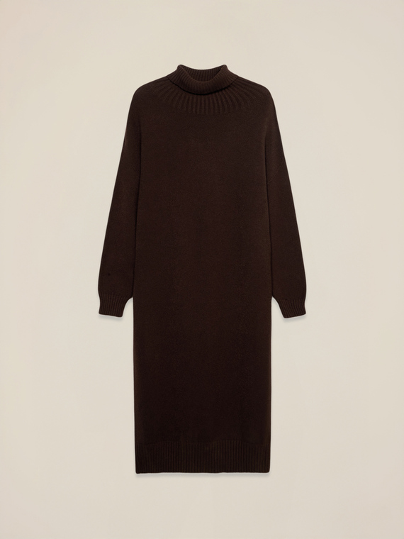 Vestido oversize cuello alto de punto