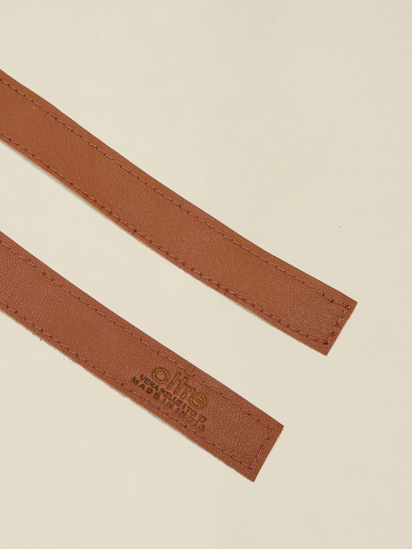 Fusciacca in pelle con fiore image number 2