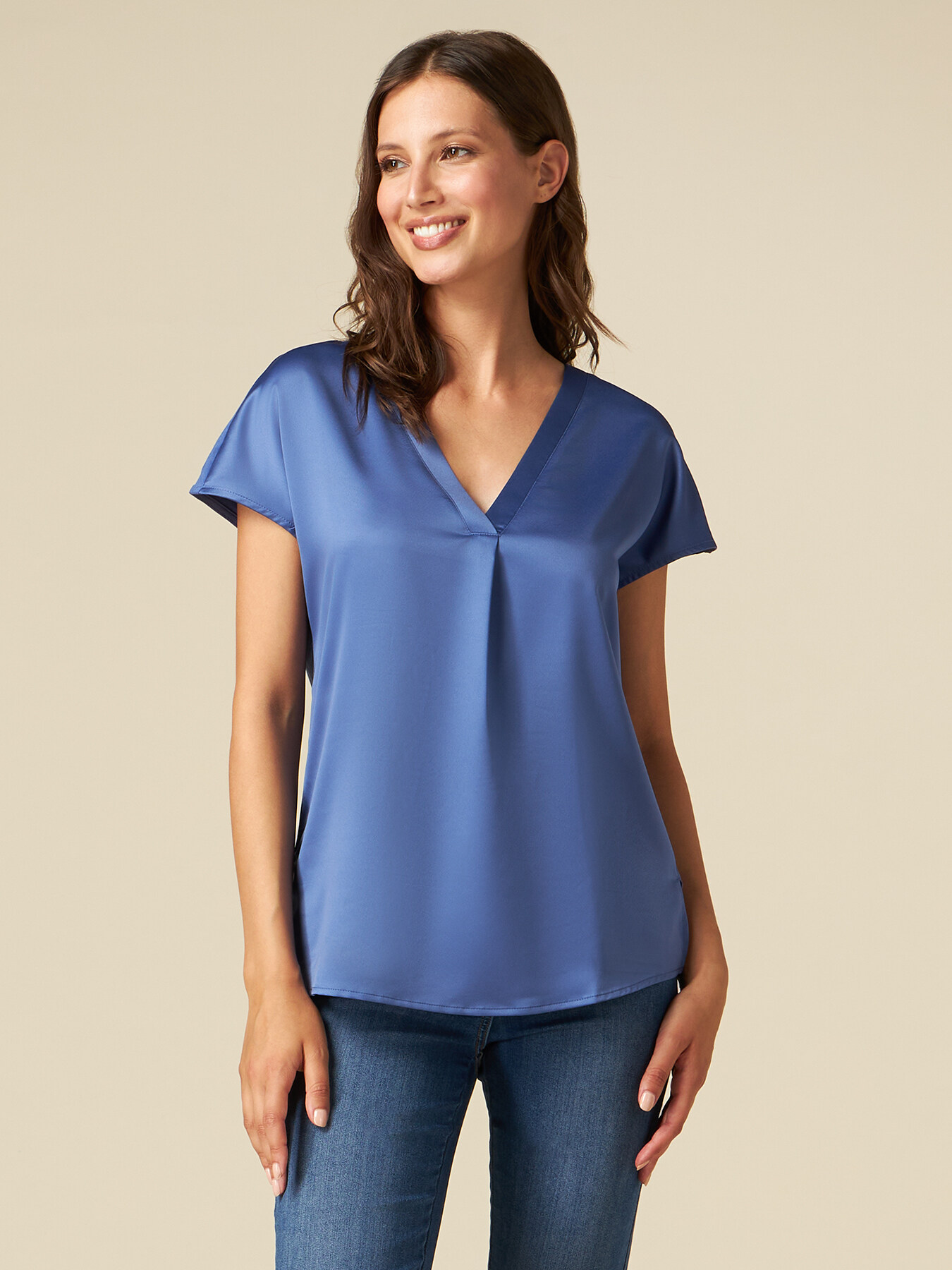 T-shirt bi-mati&egrave;re &agrave; col en V image number 0