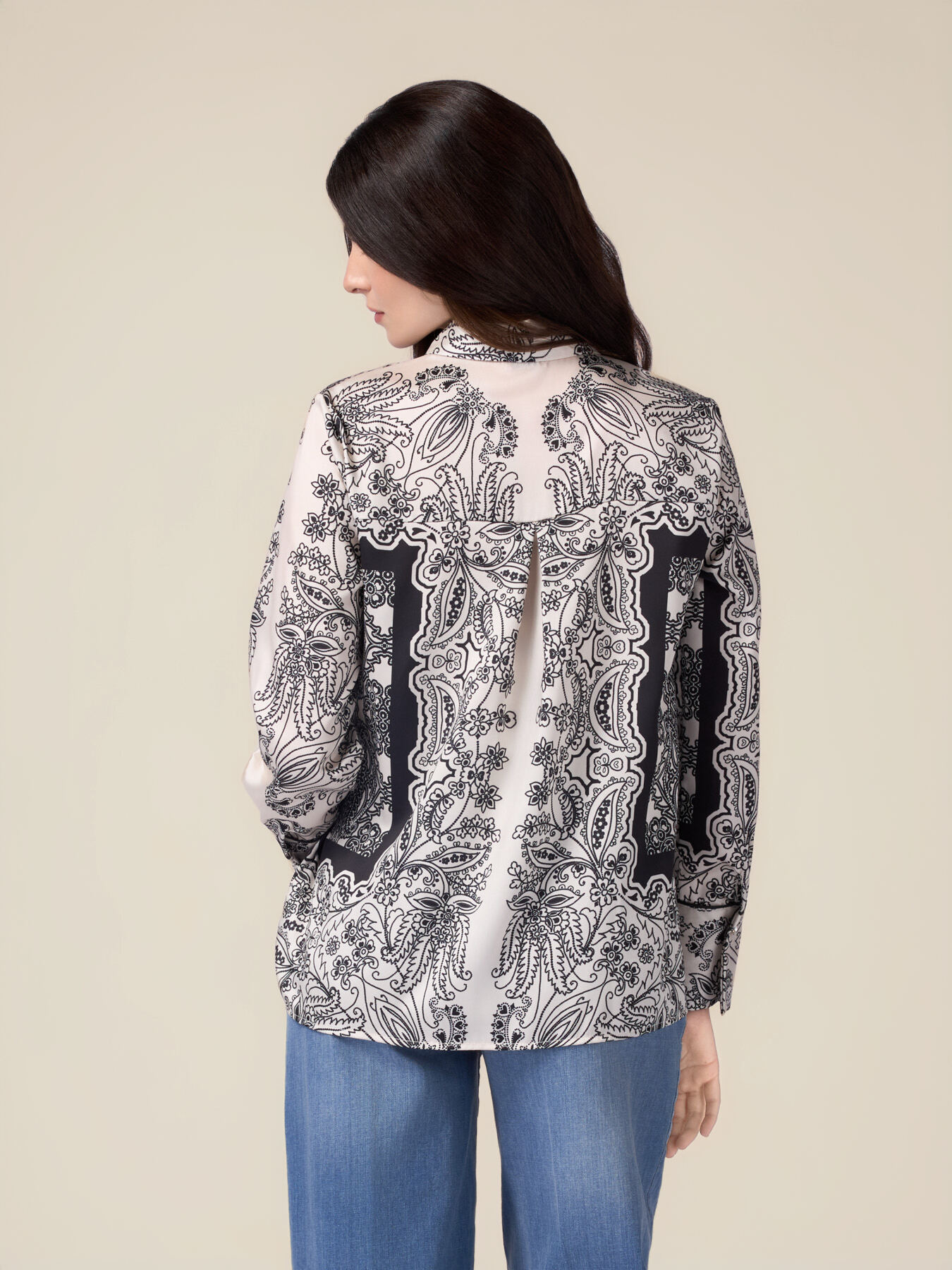 Patterned satin shirt image number 1