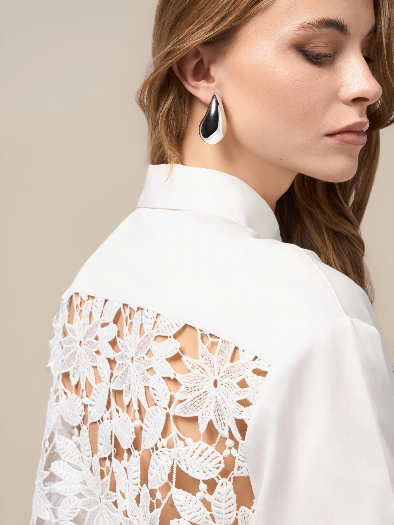 Camicia boxy con retro in pizzo image number 2