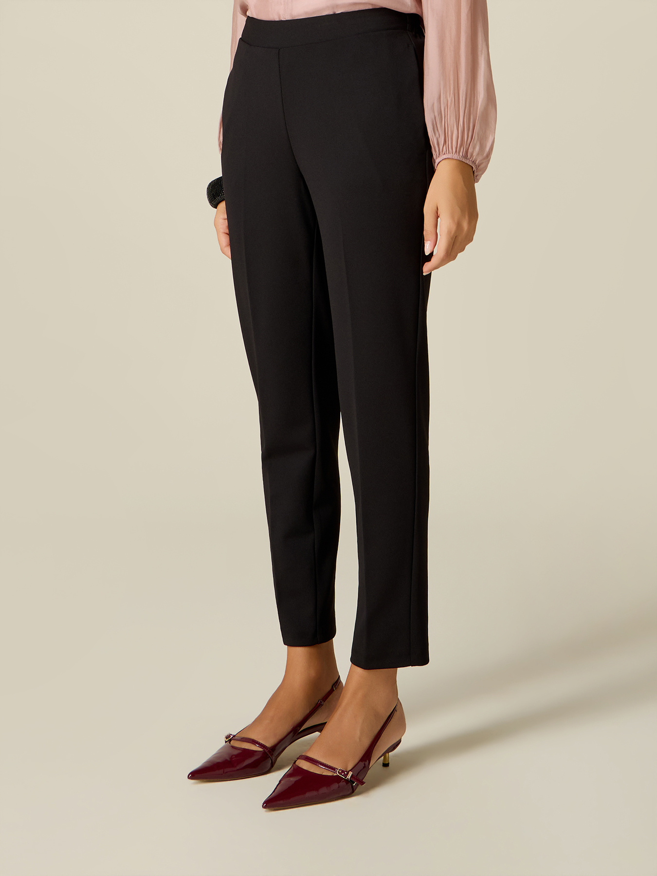 Pantalon coupe r&eacute;guli&egrave;re en tissu cr&ecirc;pe image number 3