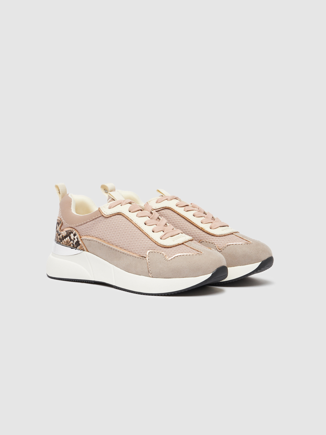 Sneakers combinate image number 1