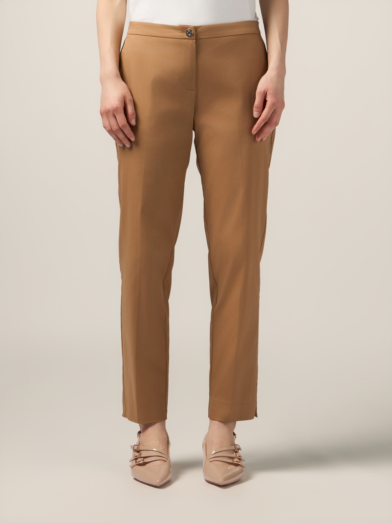 Chinos in raso di cotone image number 3