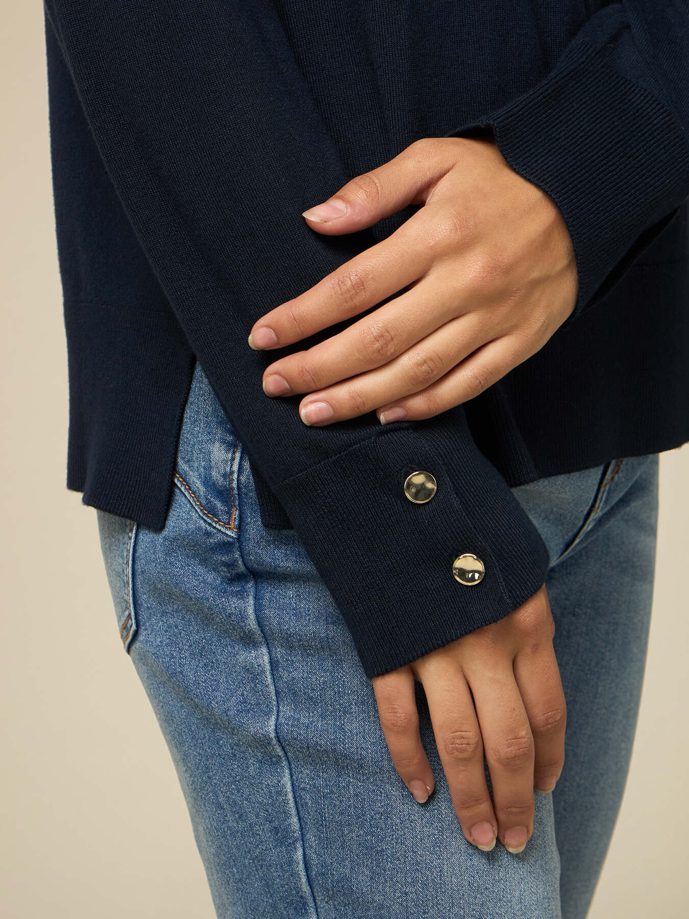 Pullover mit Knopfverschluss hinten image number 2