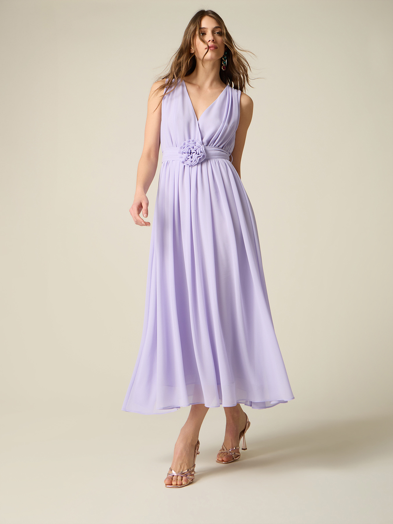 Robe longue avec d&eacute;tail fleur image number 0