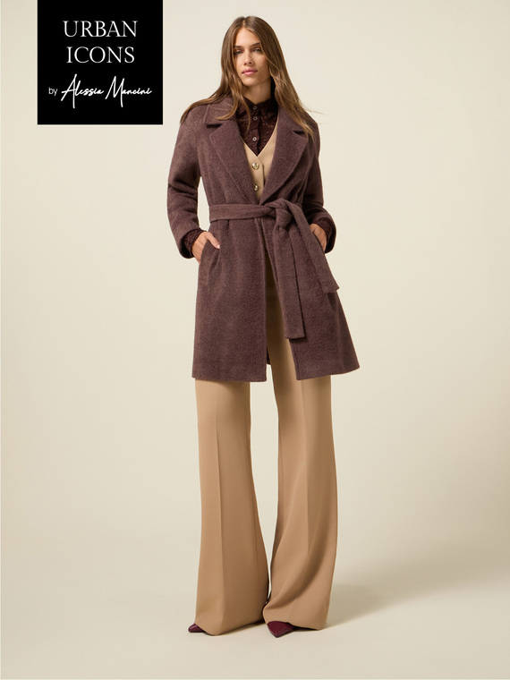 Knitted coat with belt