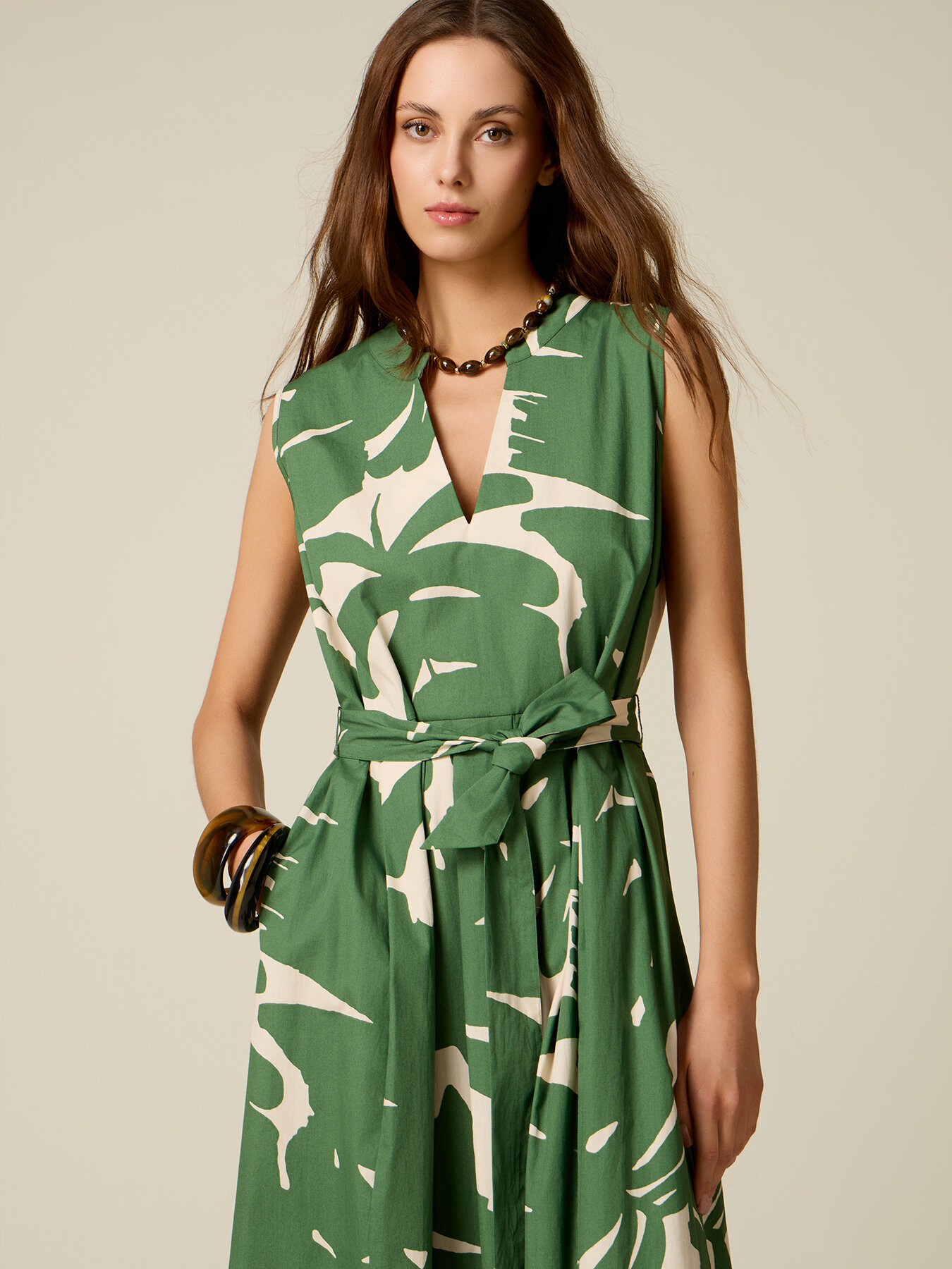 Robe &eacute;vas&eacute;e en popeline &agrave; motifs image number 2