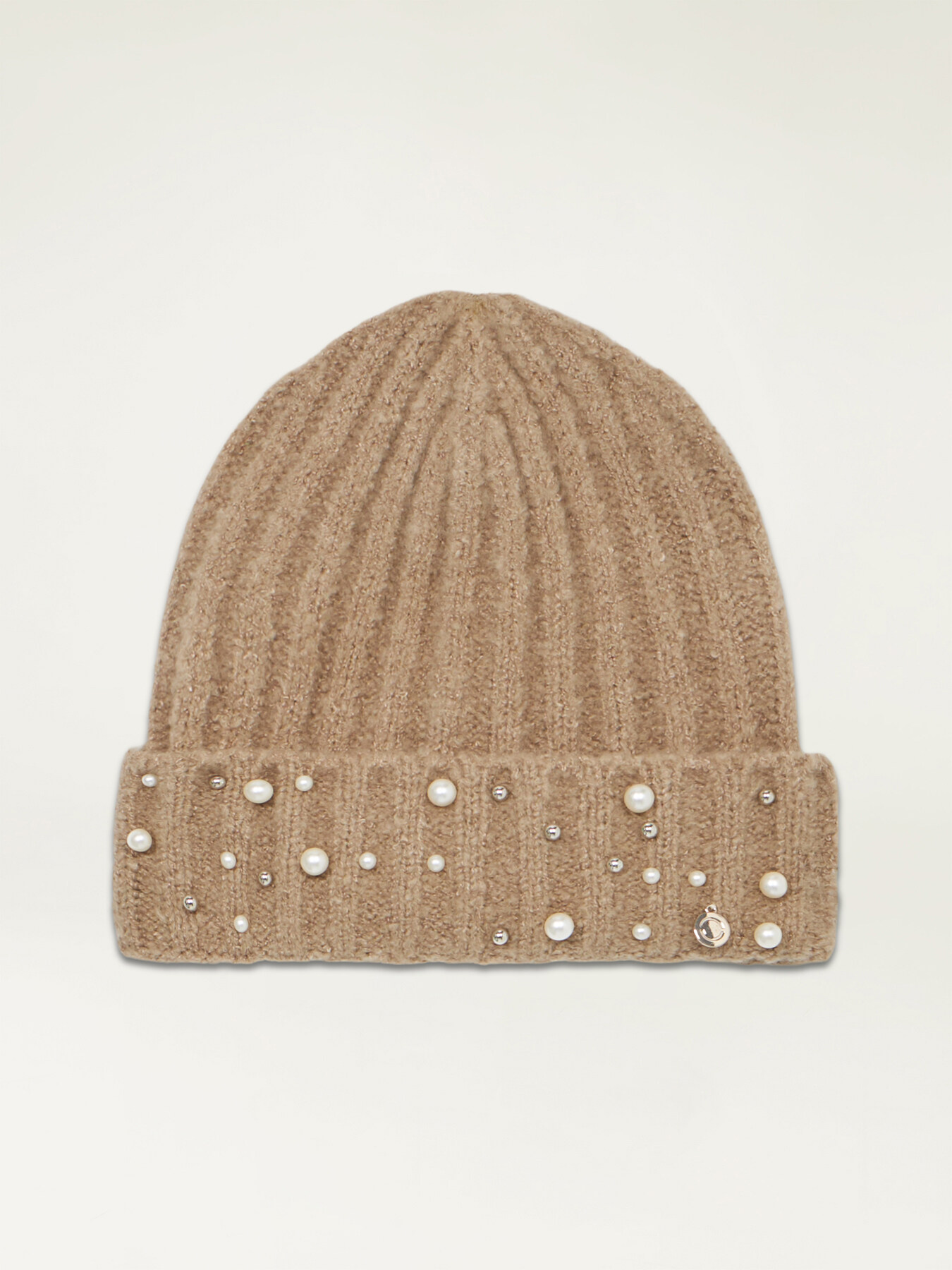 Beanie with pearls image number 1