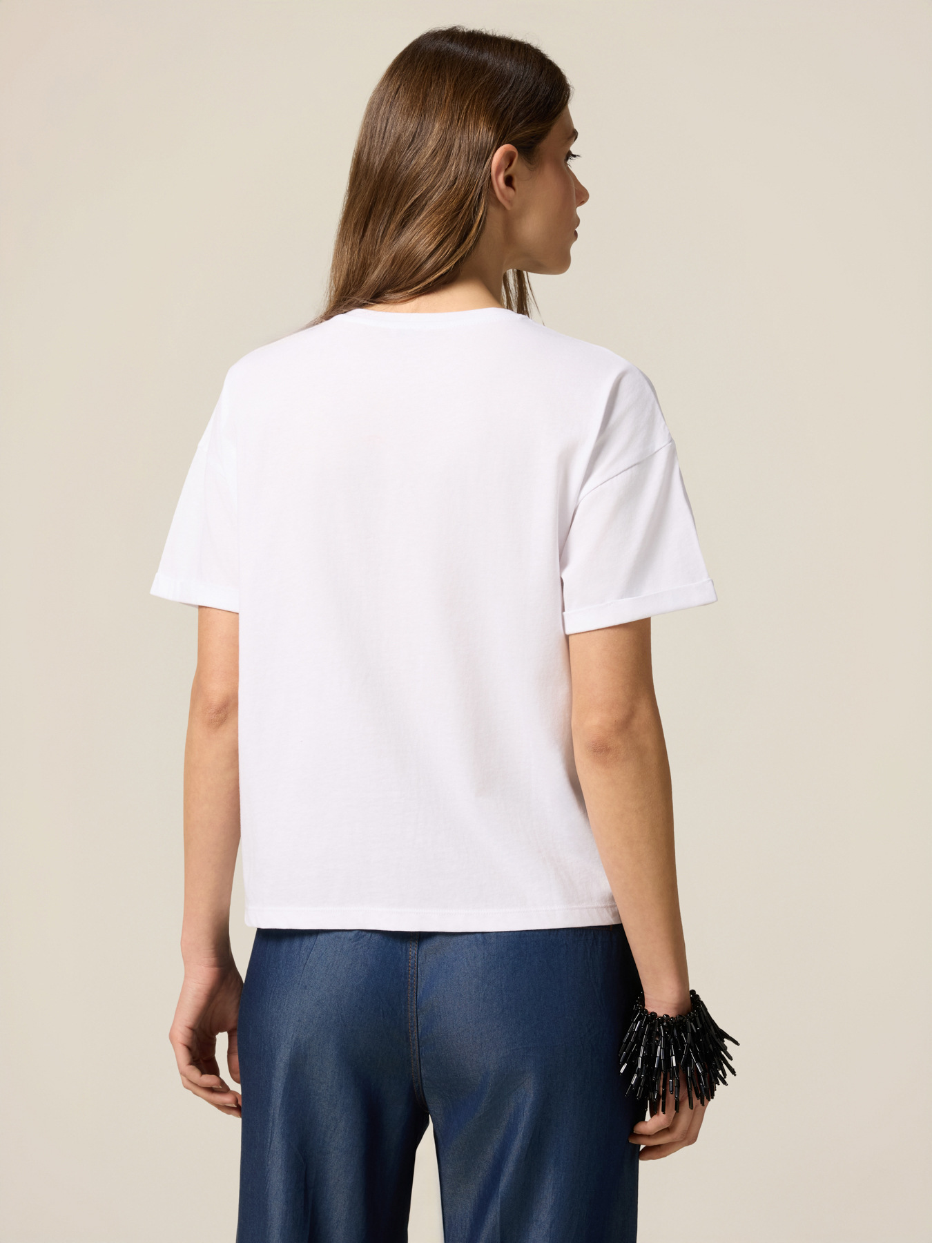 T-shirt con taschino e perline image number 1