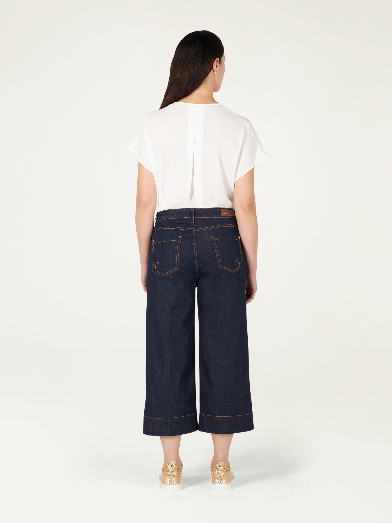 Osaka cropped jeans with chain detail image number 1