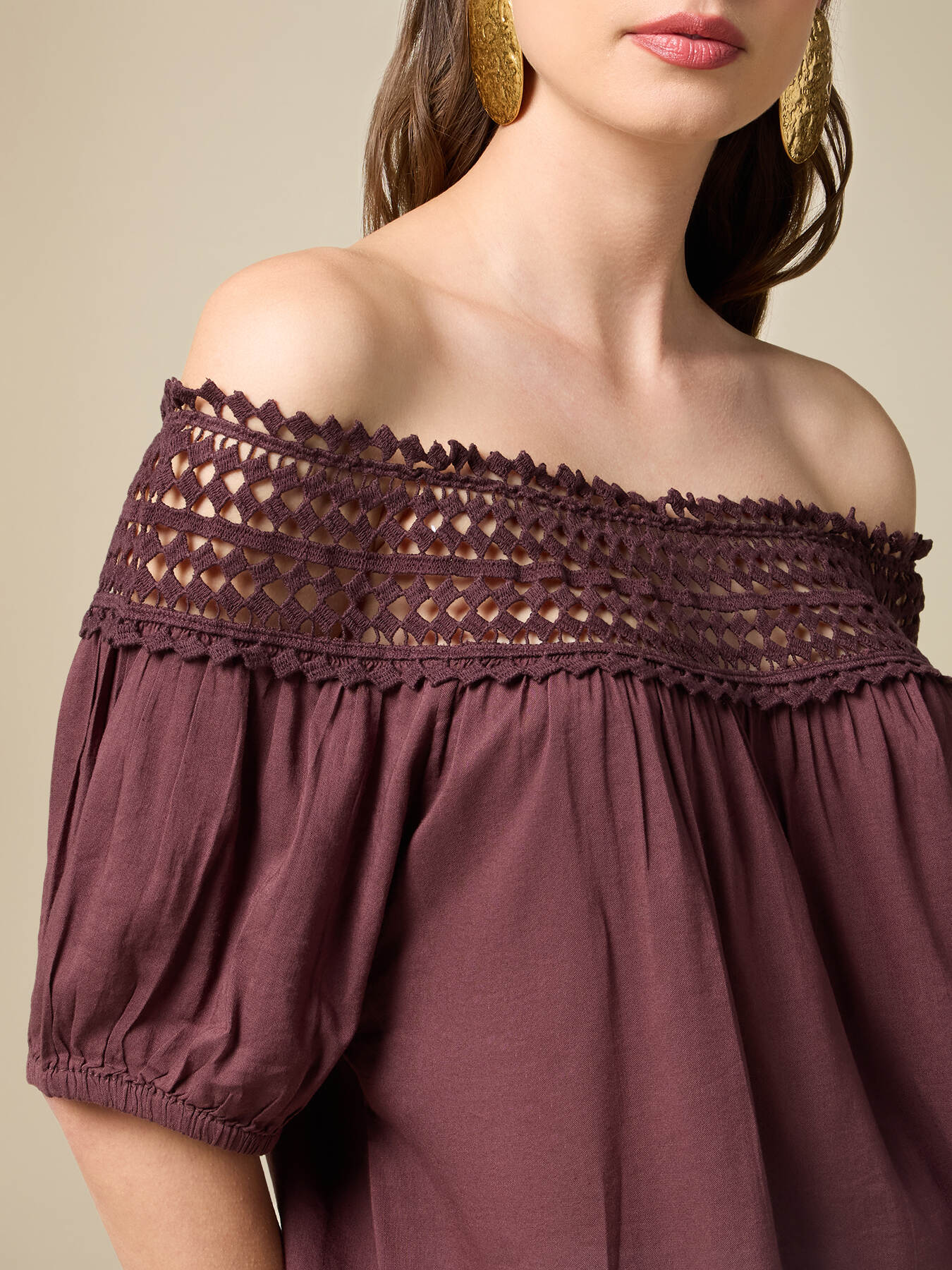 T-shirt con bordo in macram&eacute; image number 2