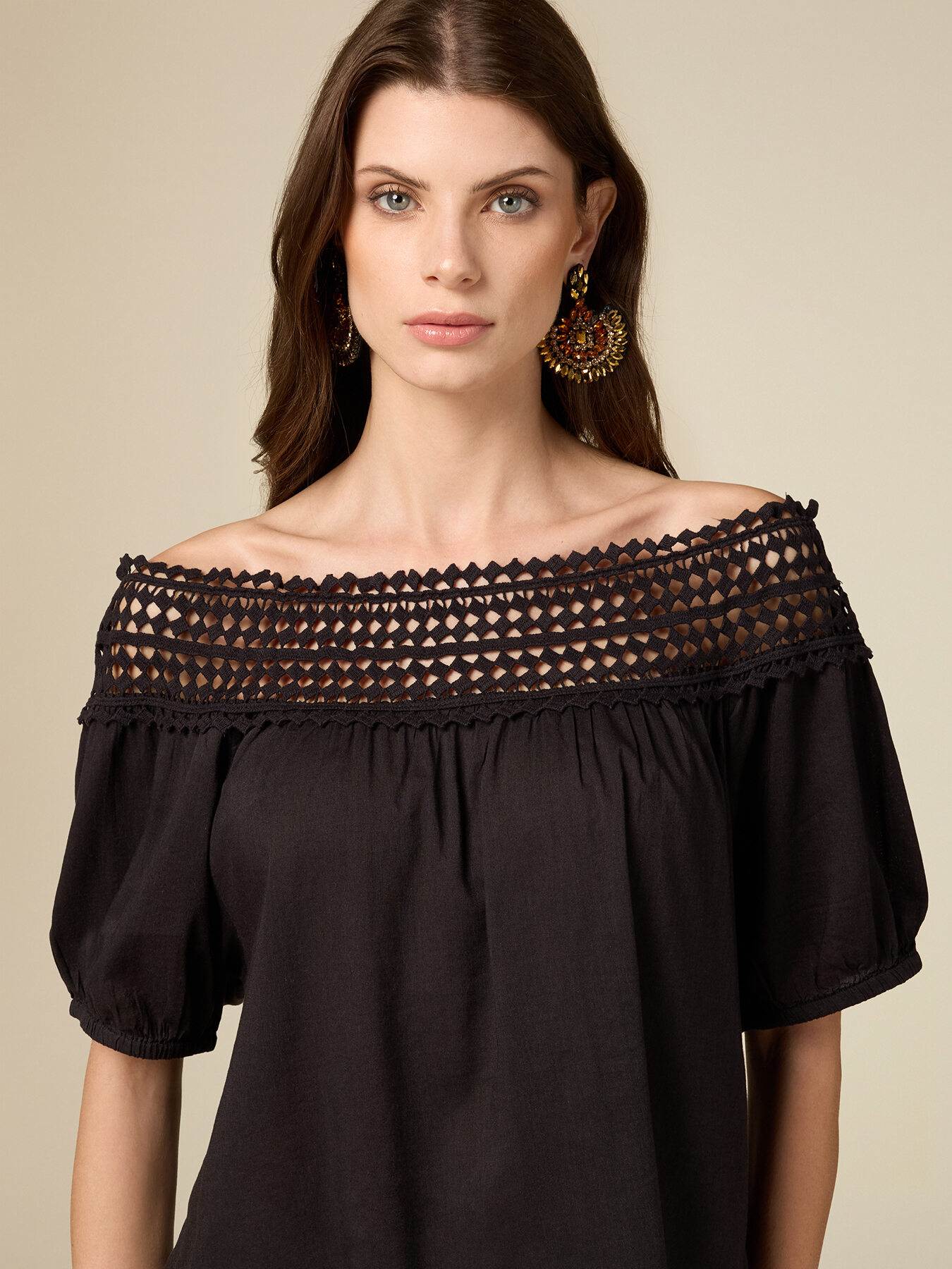 Camiseta con borde de macram&eacute; image number 2