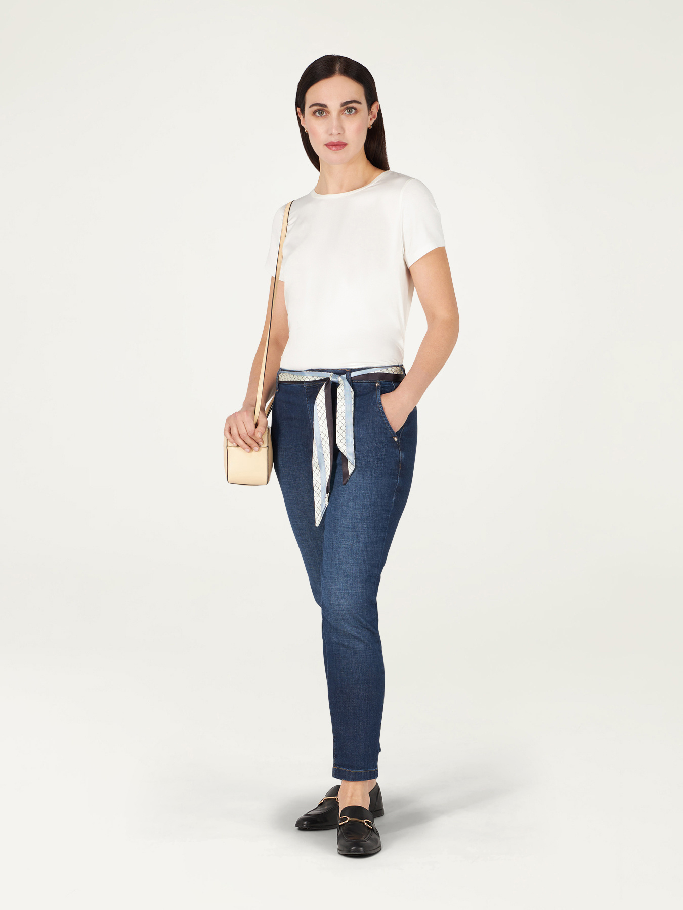 Vaqueros chinos Madrid con fular image number 0