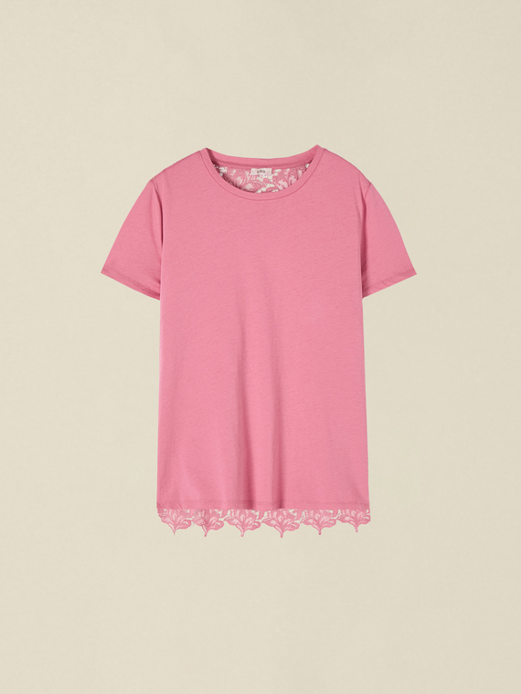 T-shirt with lace back panel