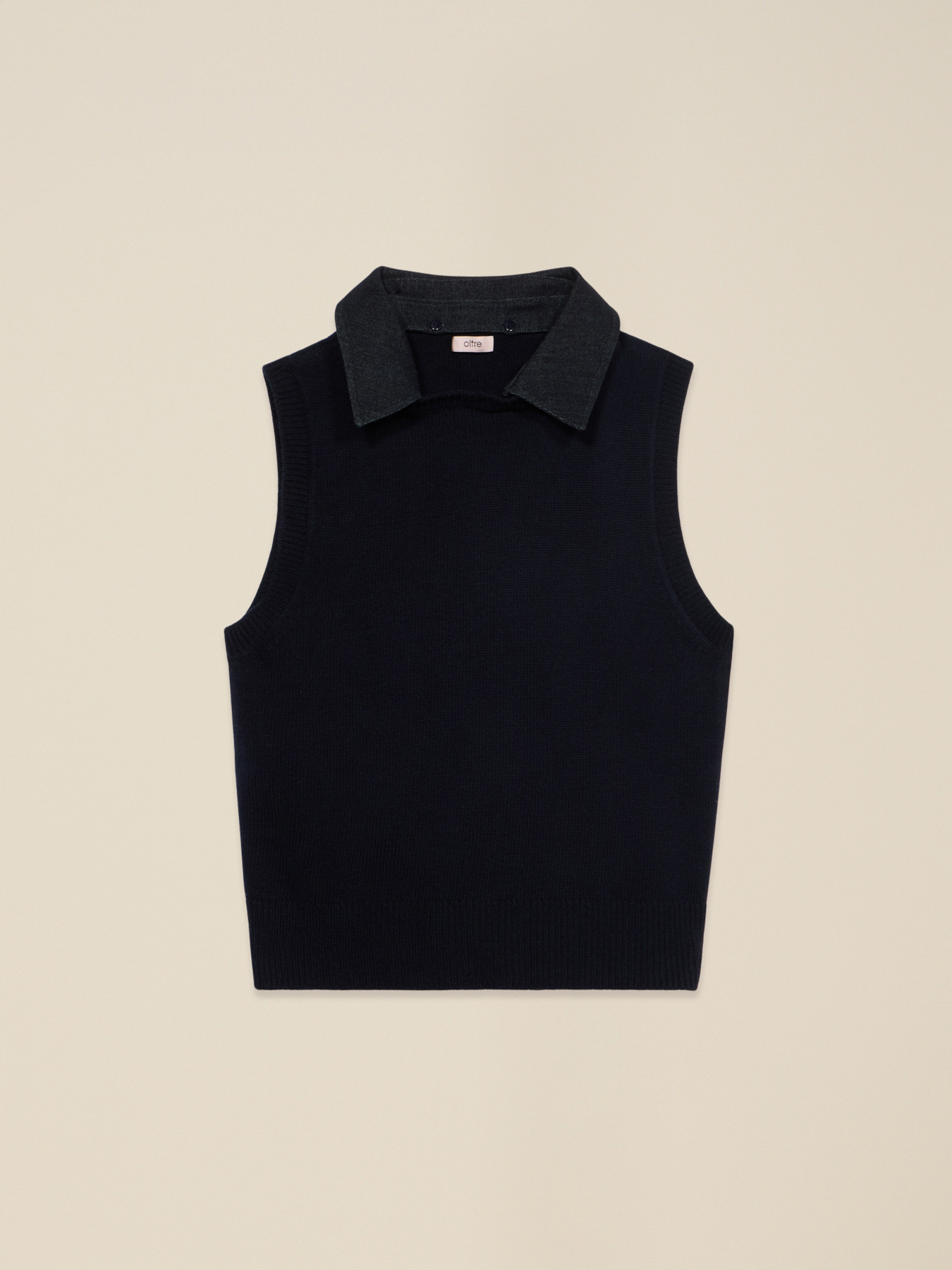 Knit vest with denim collar image number 3