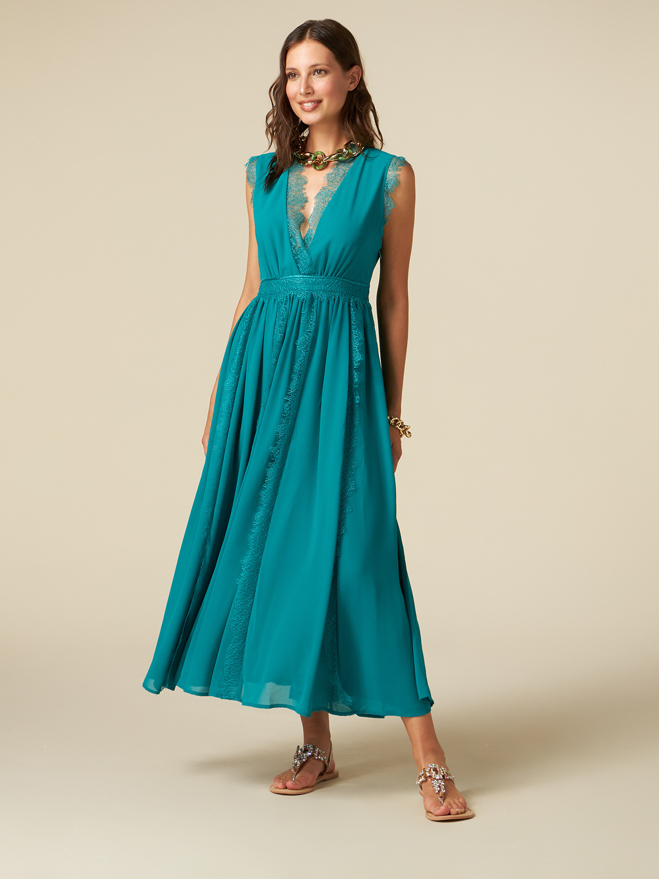 Langes Kleid mit Spitzenrändern image number 3