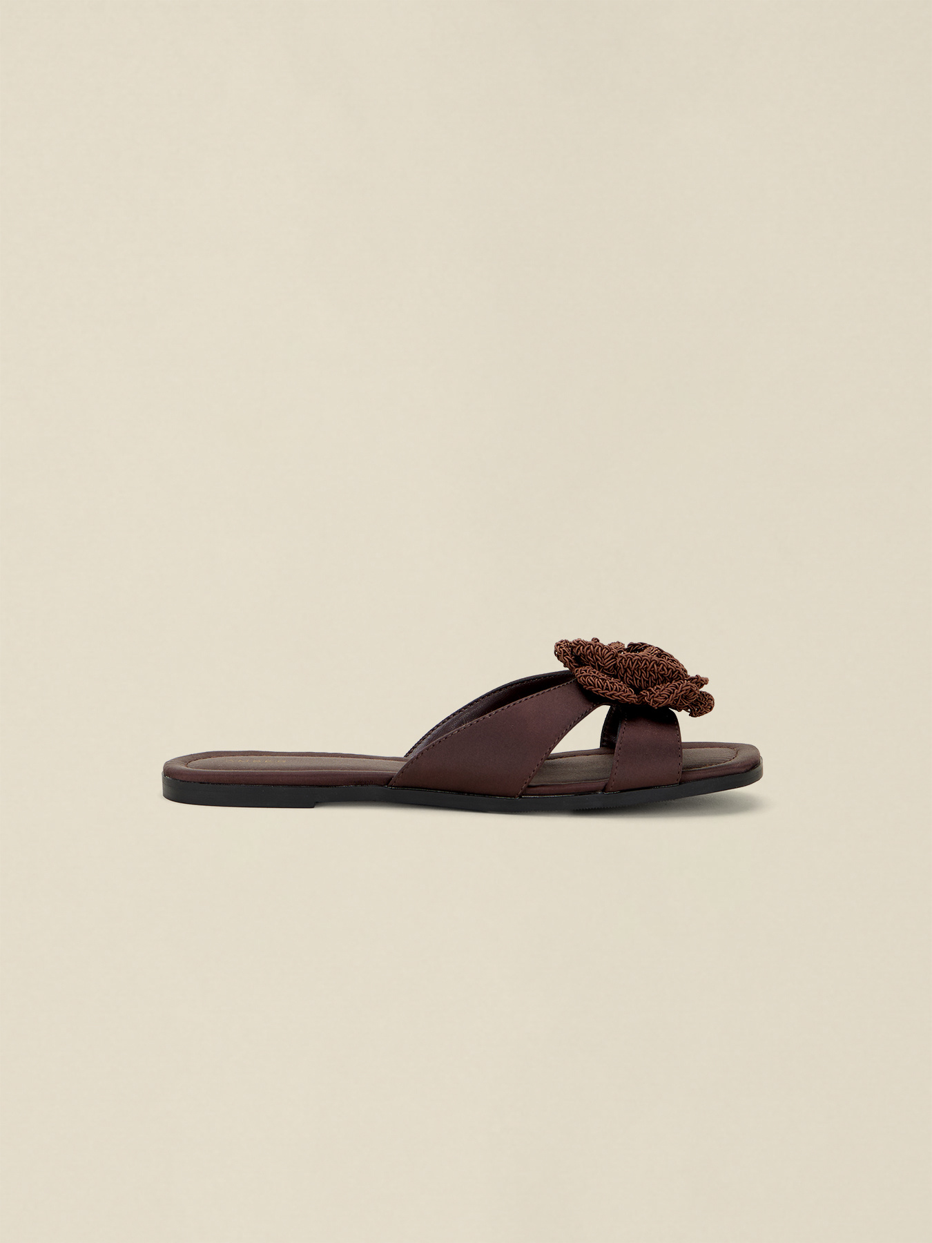 Sandalias planas con flor de crochet image number 1