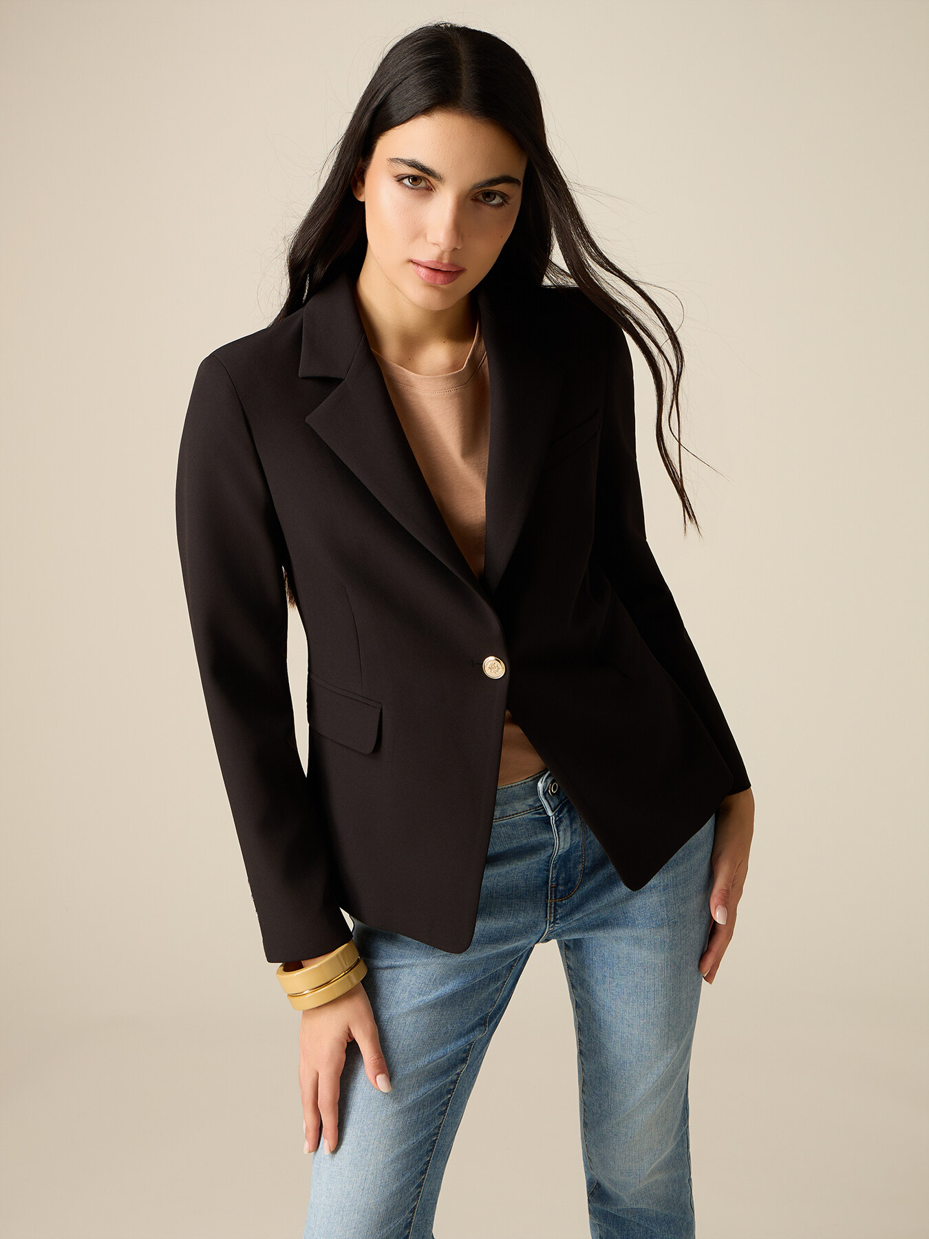 Taillierter Blazer aus technischem Gewebe image number 0