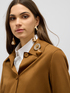 Chaqueta boxy con broche joya image number 2