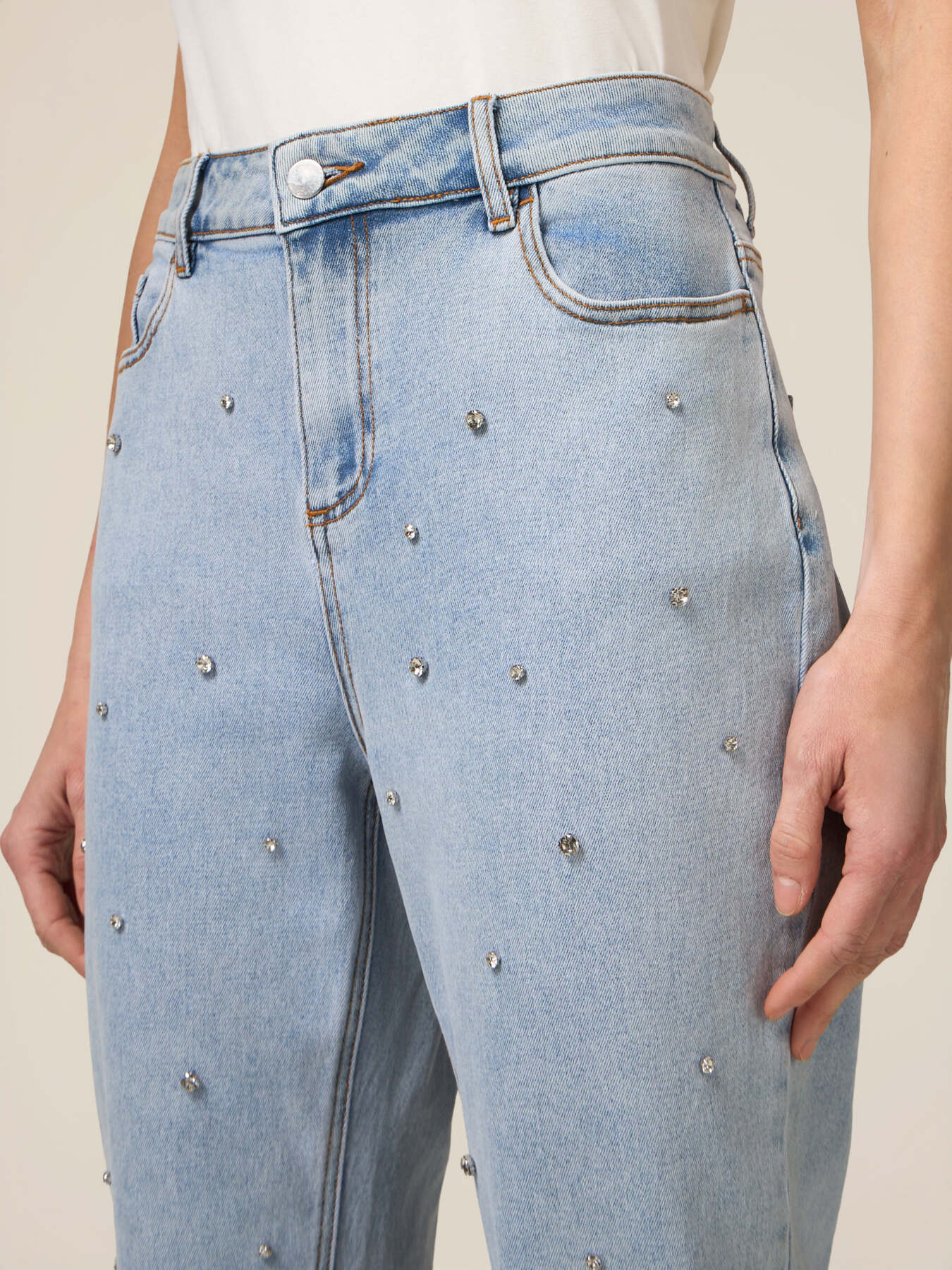 Boyfit jeans with patch pockets image number 2