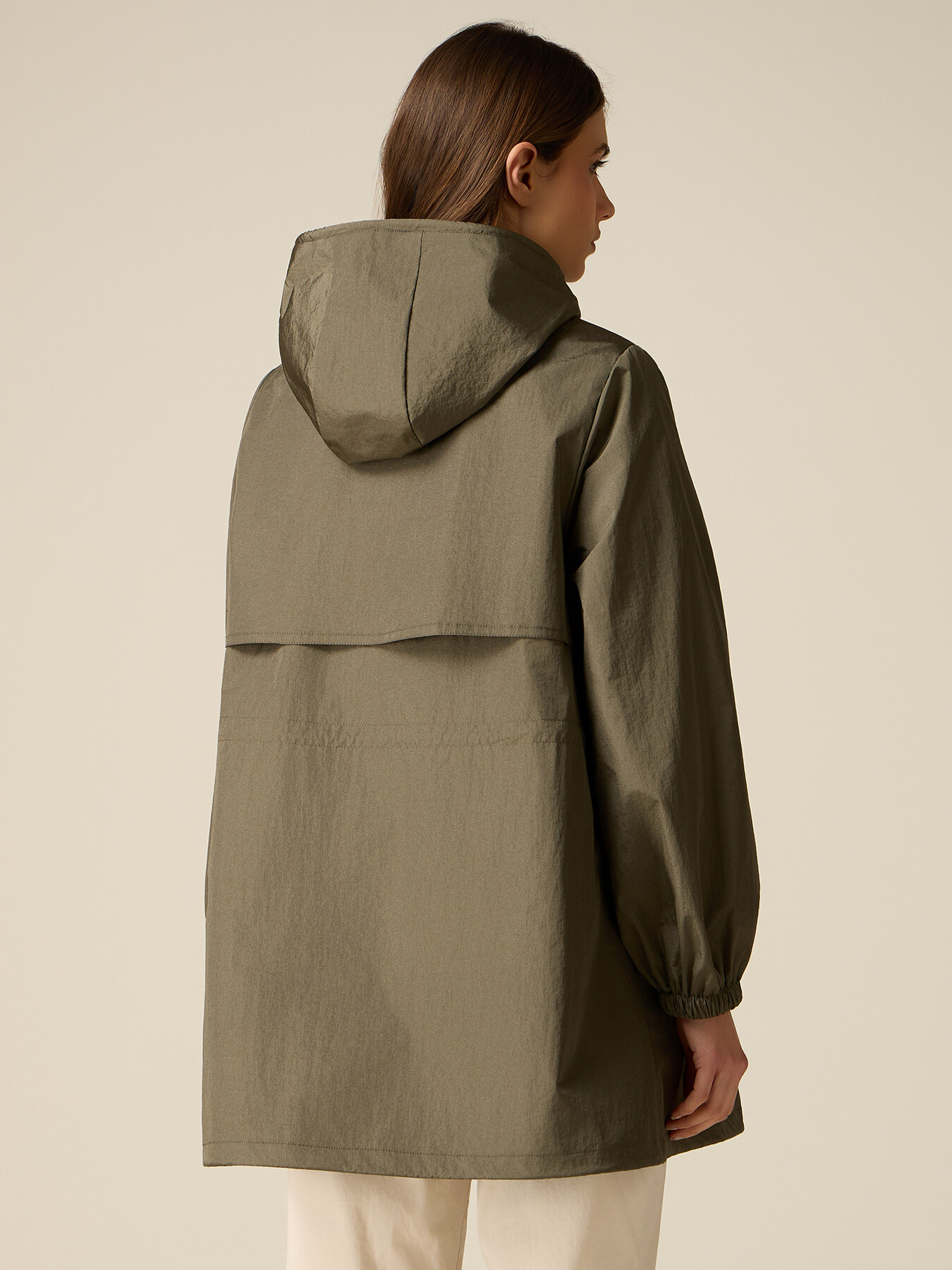 Parka con cremallera y capucha image number 1