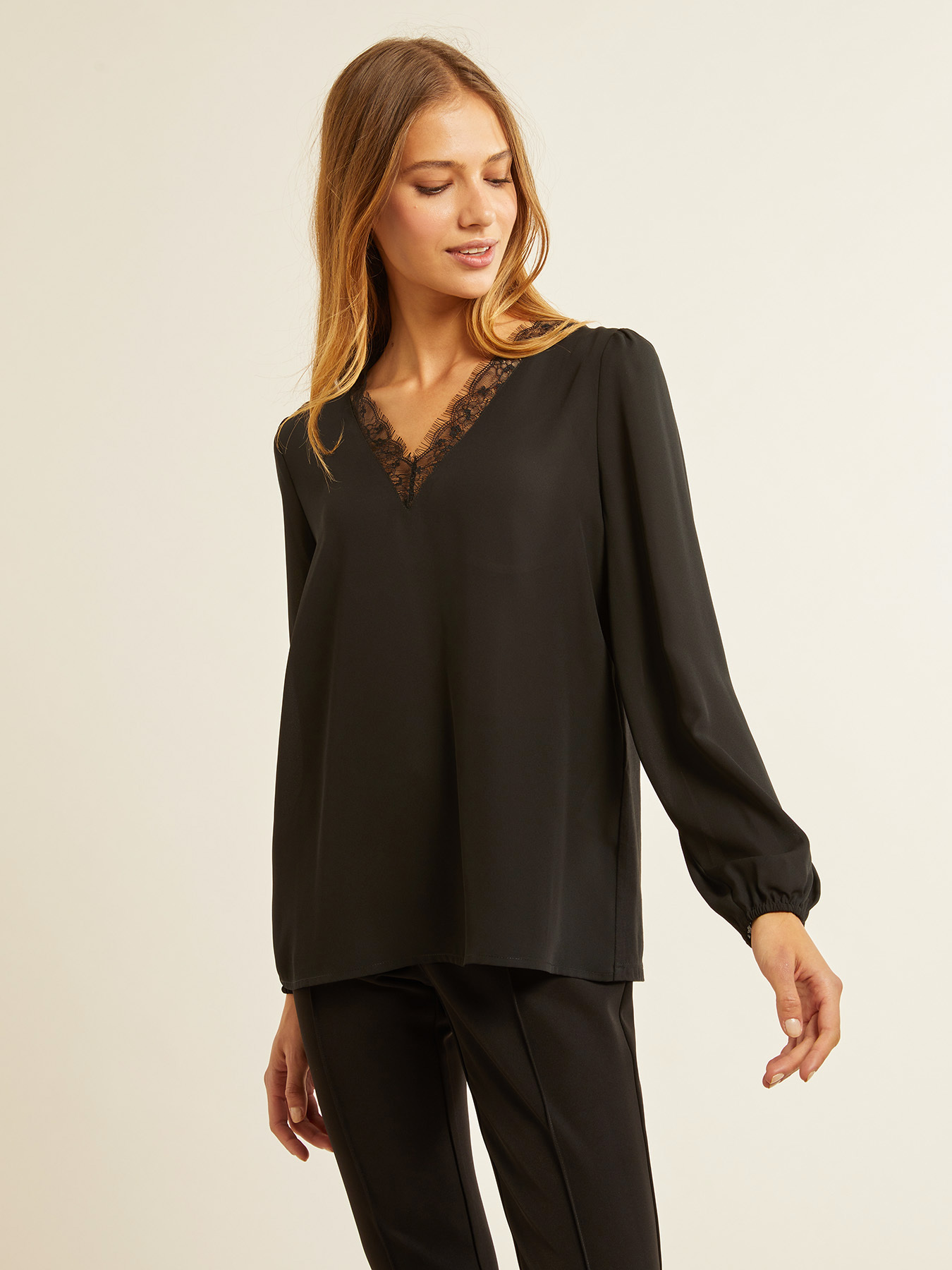 Blusa bimaterica con pizzo image number 2