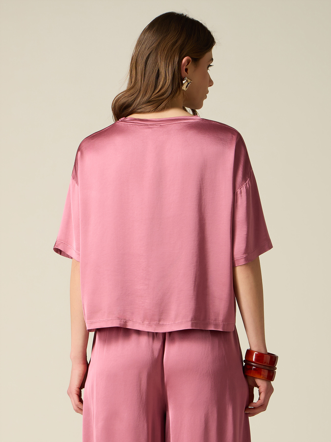 Blusa boxy en raso de viscosa image number 1