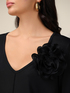 T-Shirt mit Brosche in Blumenform image number 2