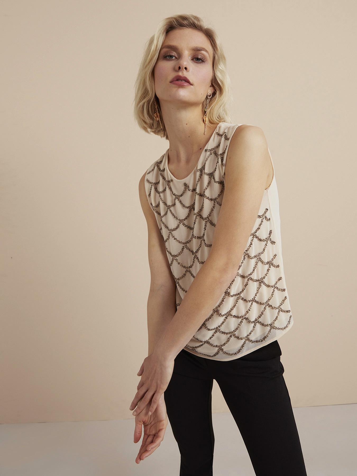 Top con ricamo in perline image number 2