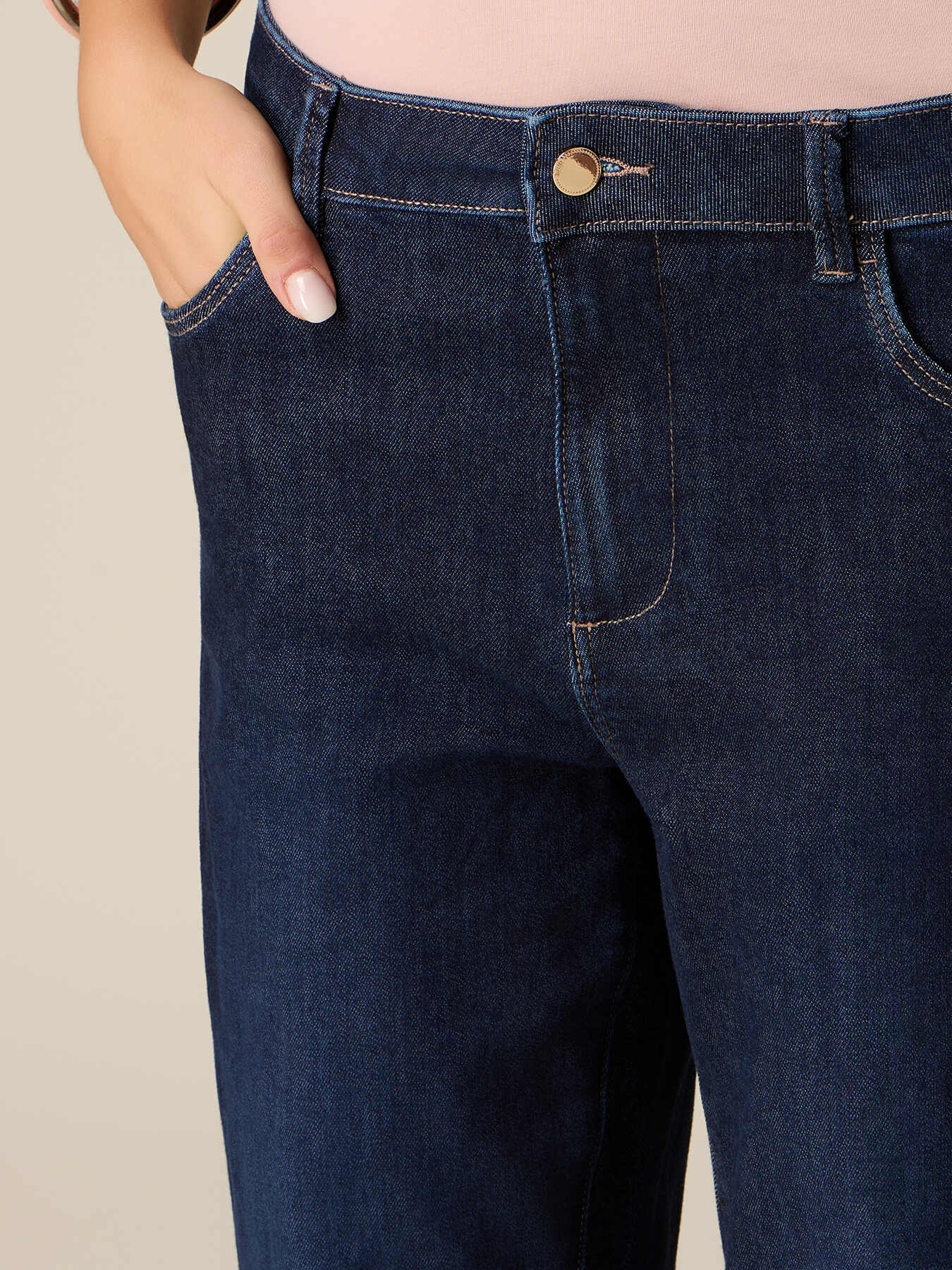 Jeans boyslim con risvolto image number 2
