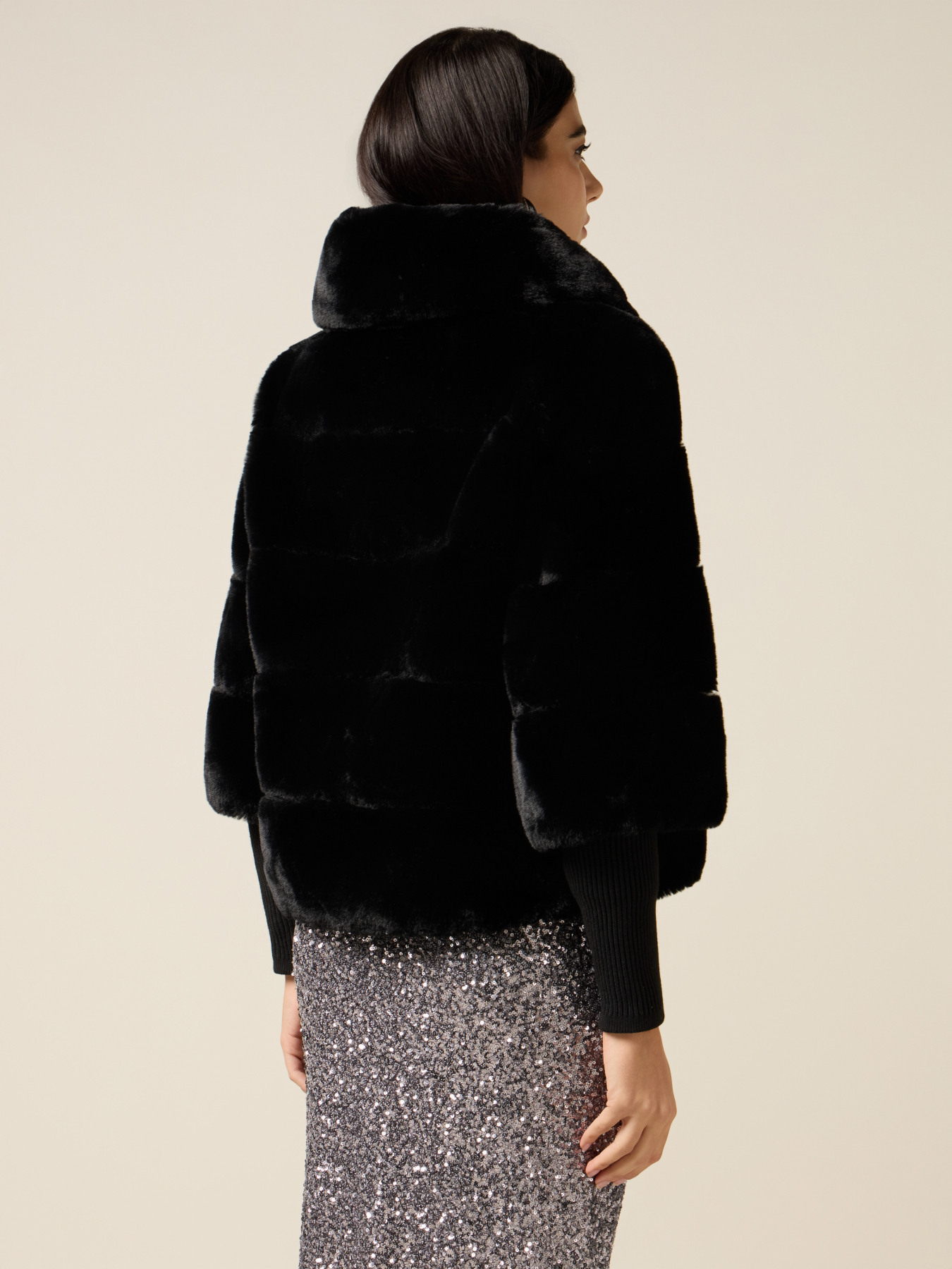 Jacke aus pelzigem Stoff image number 1