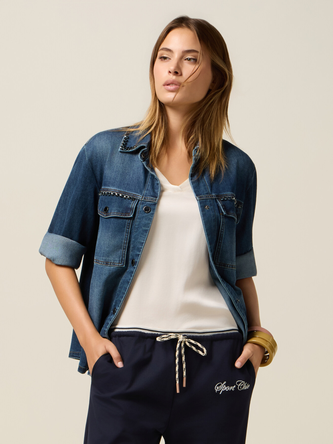 Jeanshemd-Jacke mit Kristallen image number 3