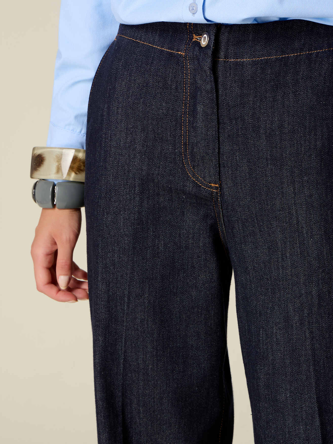Wide-leg jeans image number 2