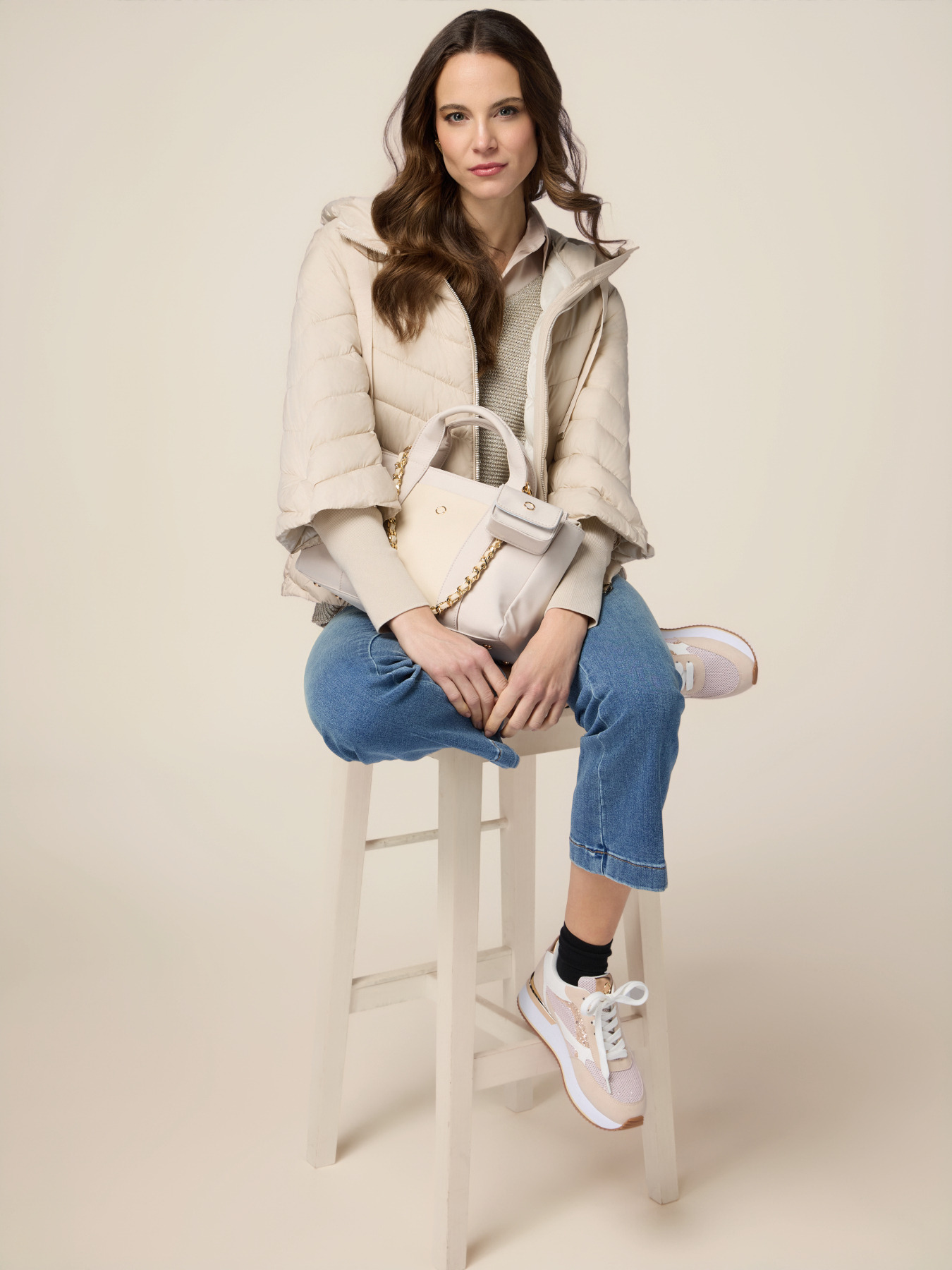 Jeans little flare con bottone gioiello image number 0