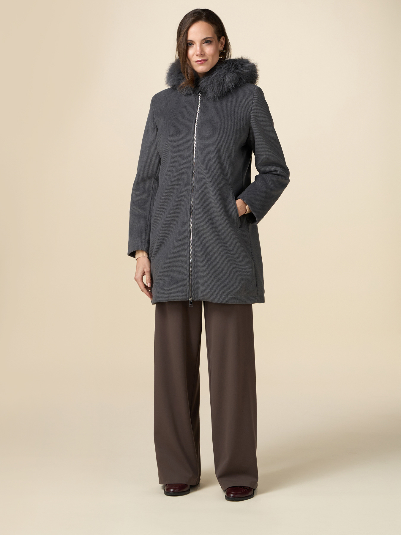 Manteau avec bordure en fourrure et int&eacute;rieur matelass&eacute; image number 0