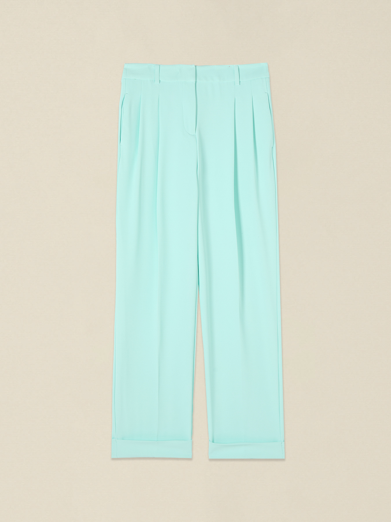 Cr&ecirc;pe fabric trousers with pleats image number 4
