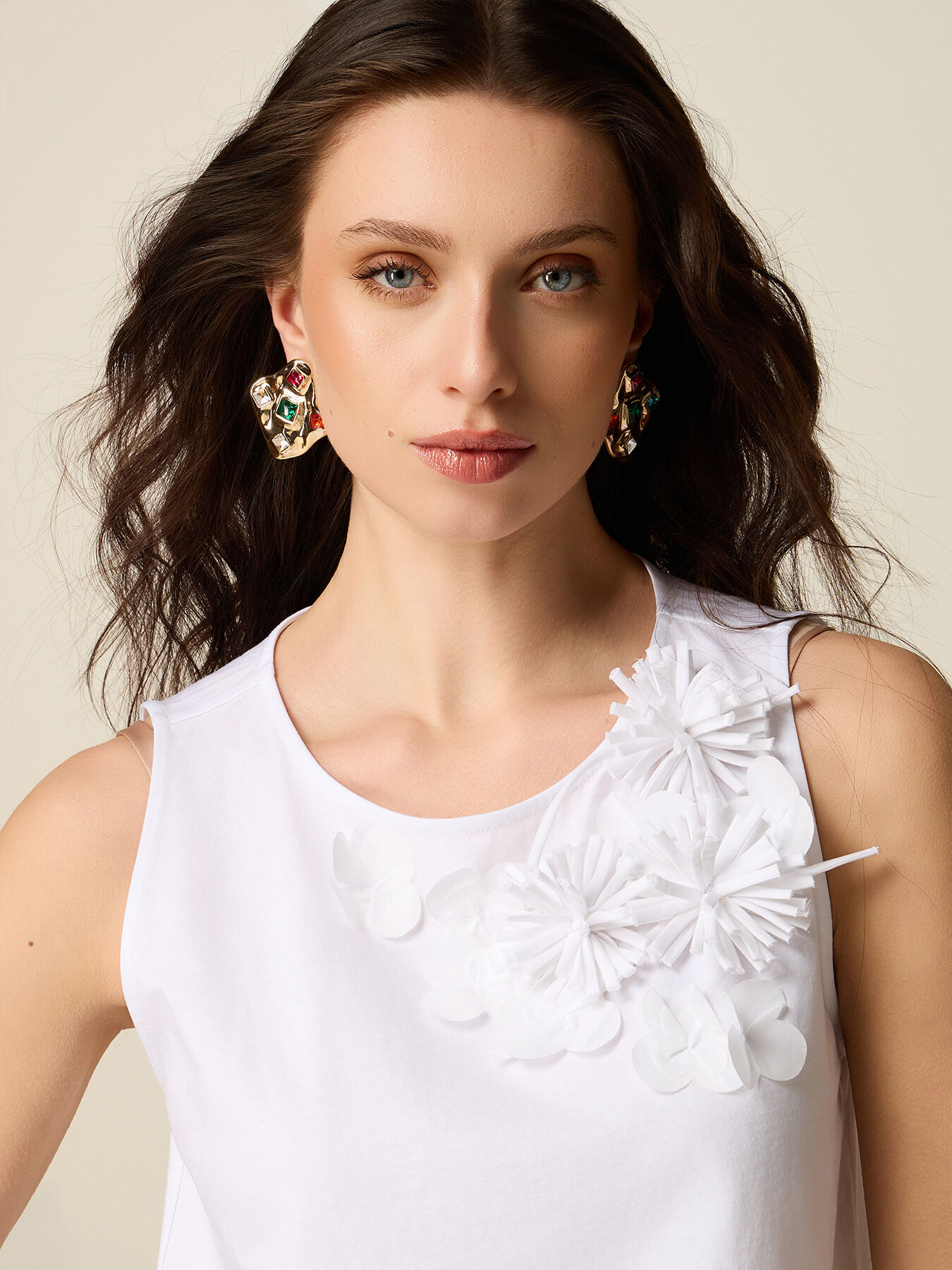Cotton top with floral appliqu&eacute;s image number 2
