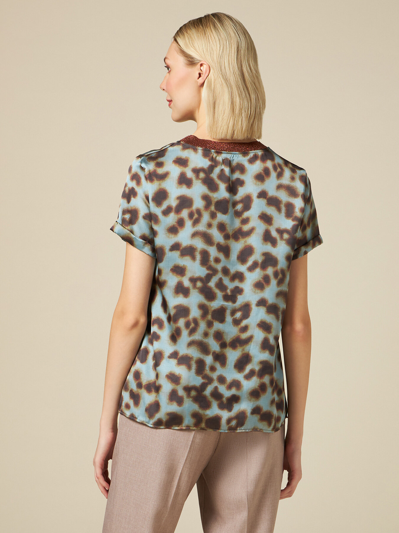 Bluse im Animalier-Look aus Satin image number 1