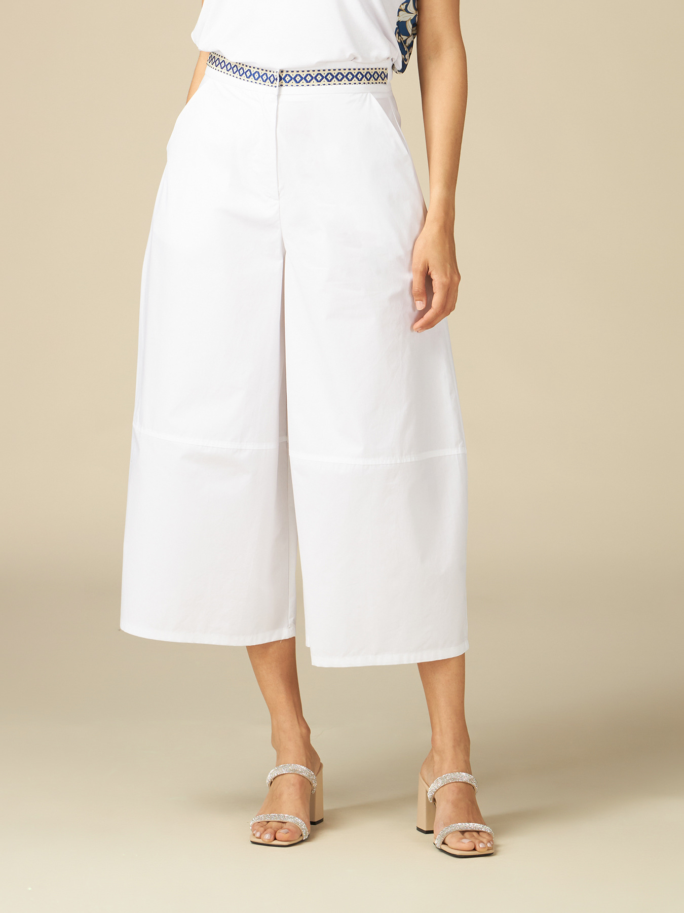 Pantaloni cropped con ricamo in vita image number 3