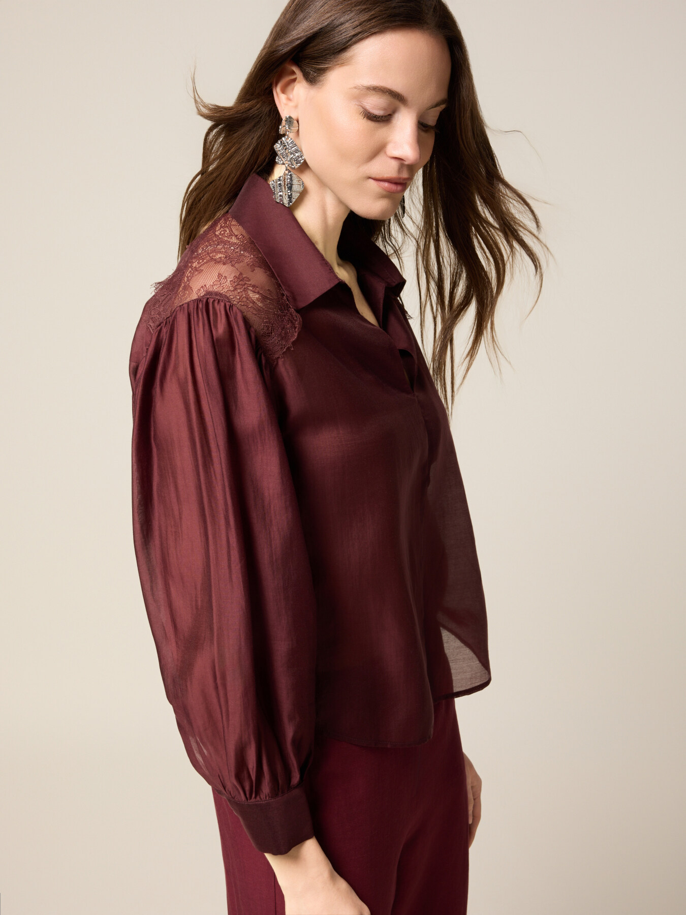 Blusa con inserti in pizzo image number 0