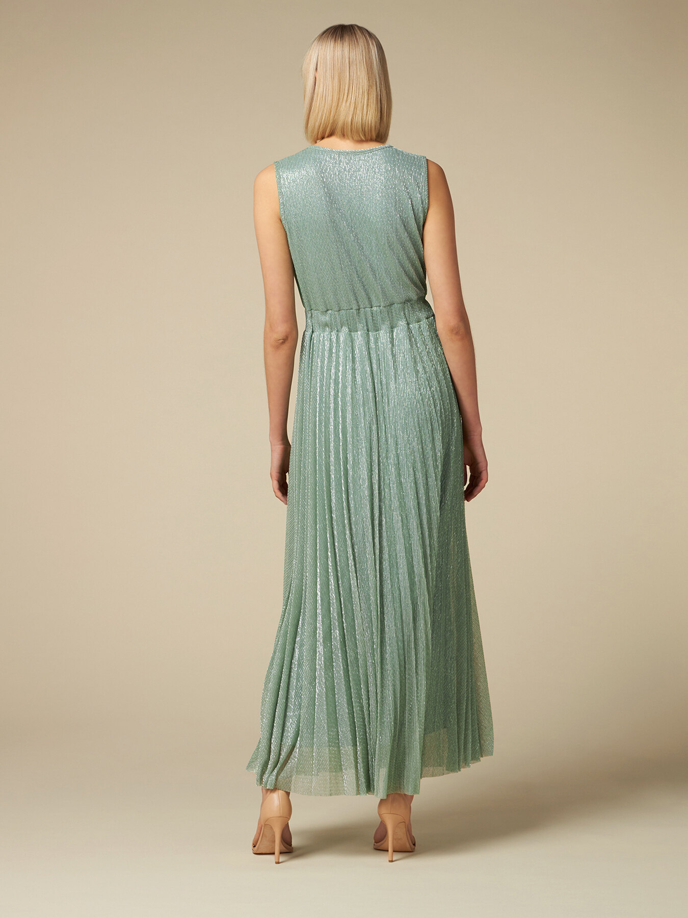 Langes Lurex-Kleid mit Plisseerock image number 1