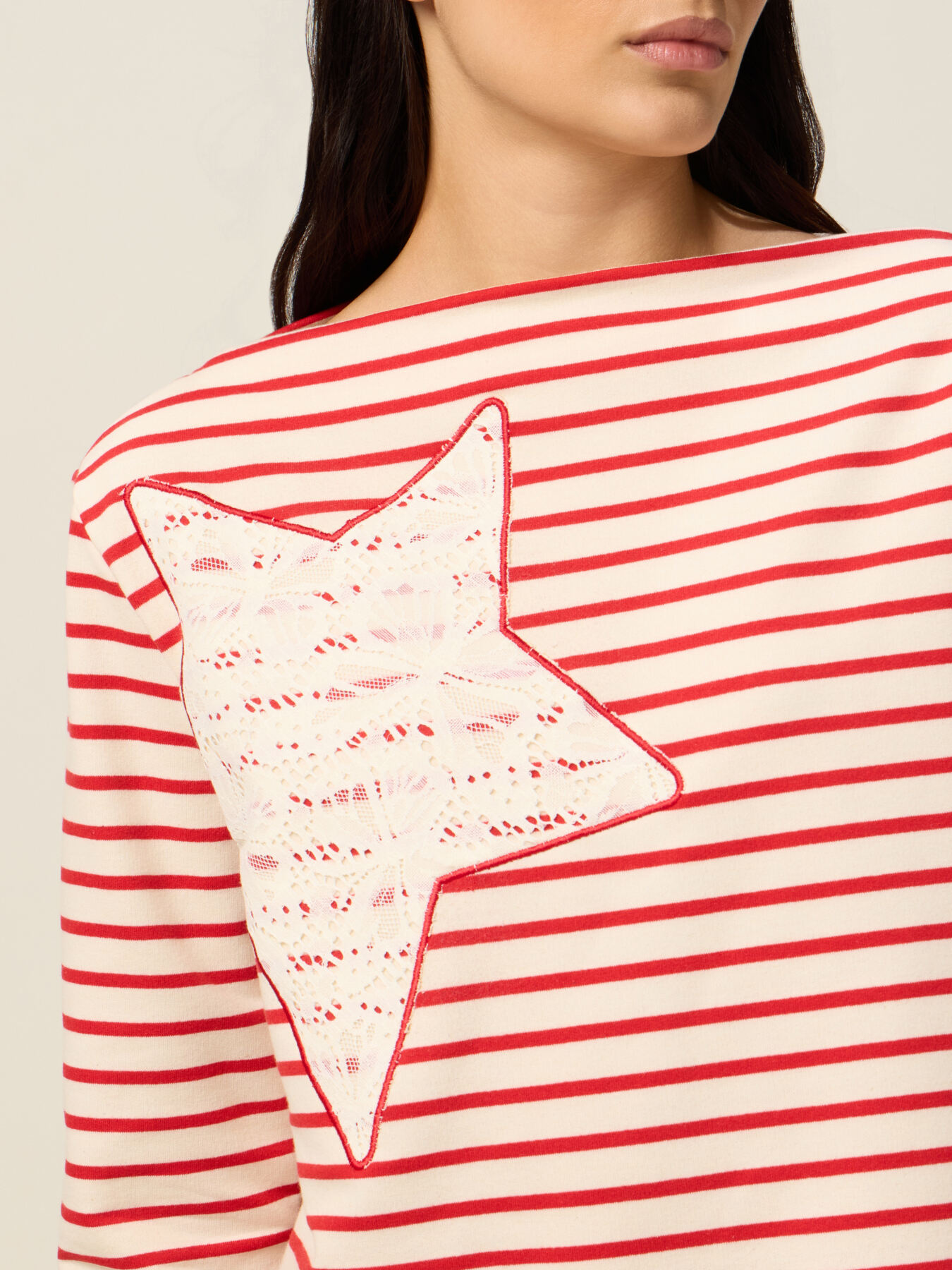 Gestreiftes Sweatshirt mit Patch image number 2