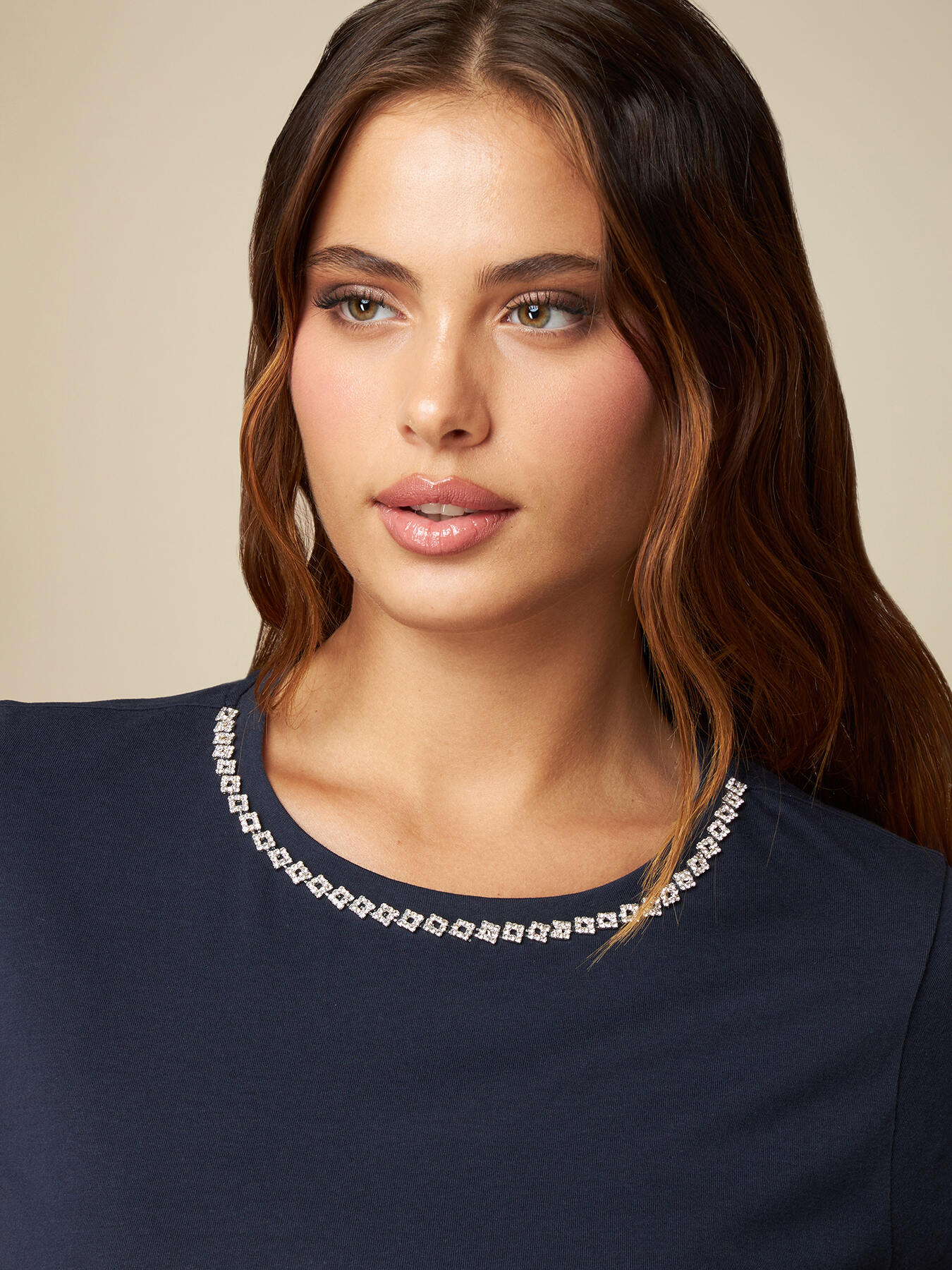 T-shirt eco-friendly con ricamo gioiello image number 2