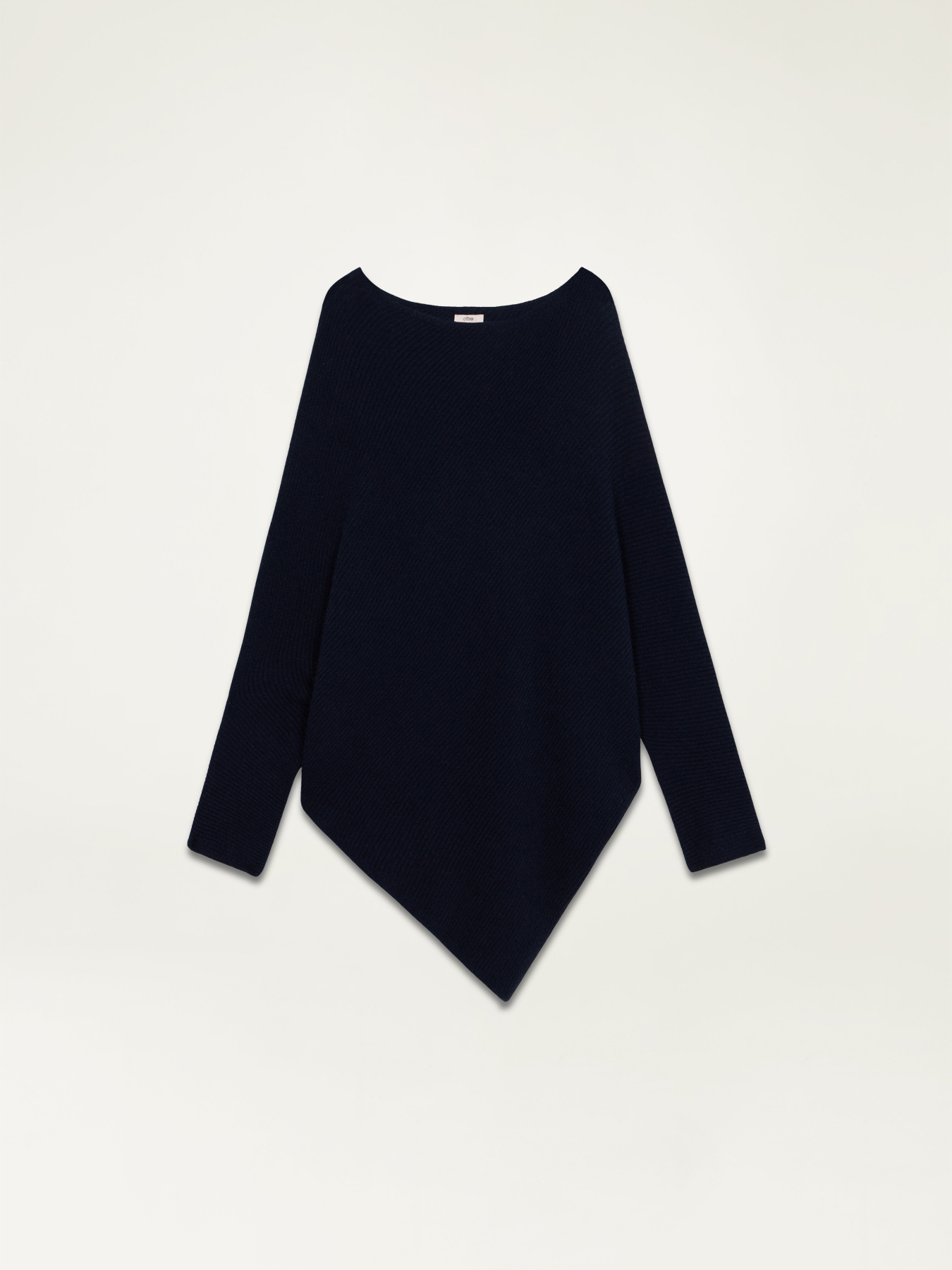 Pull asym&eacute;trique sans coutures image number 3