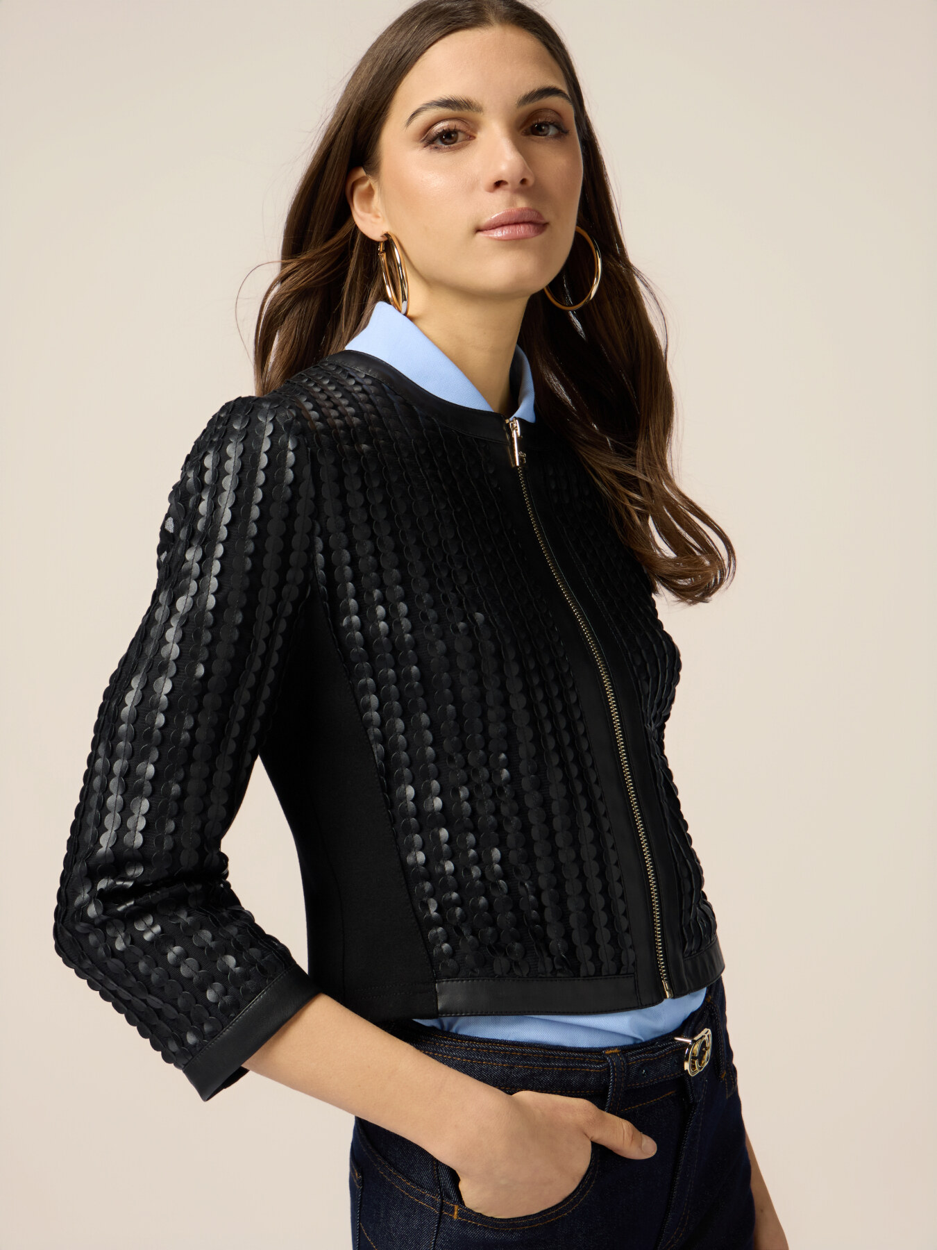 Giubbotto corto con lavorazione laser image number 2