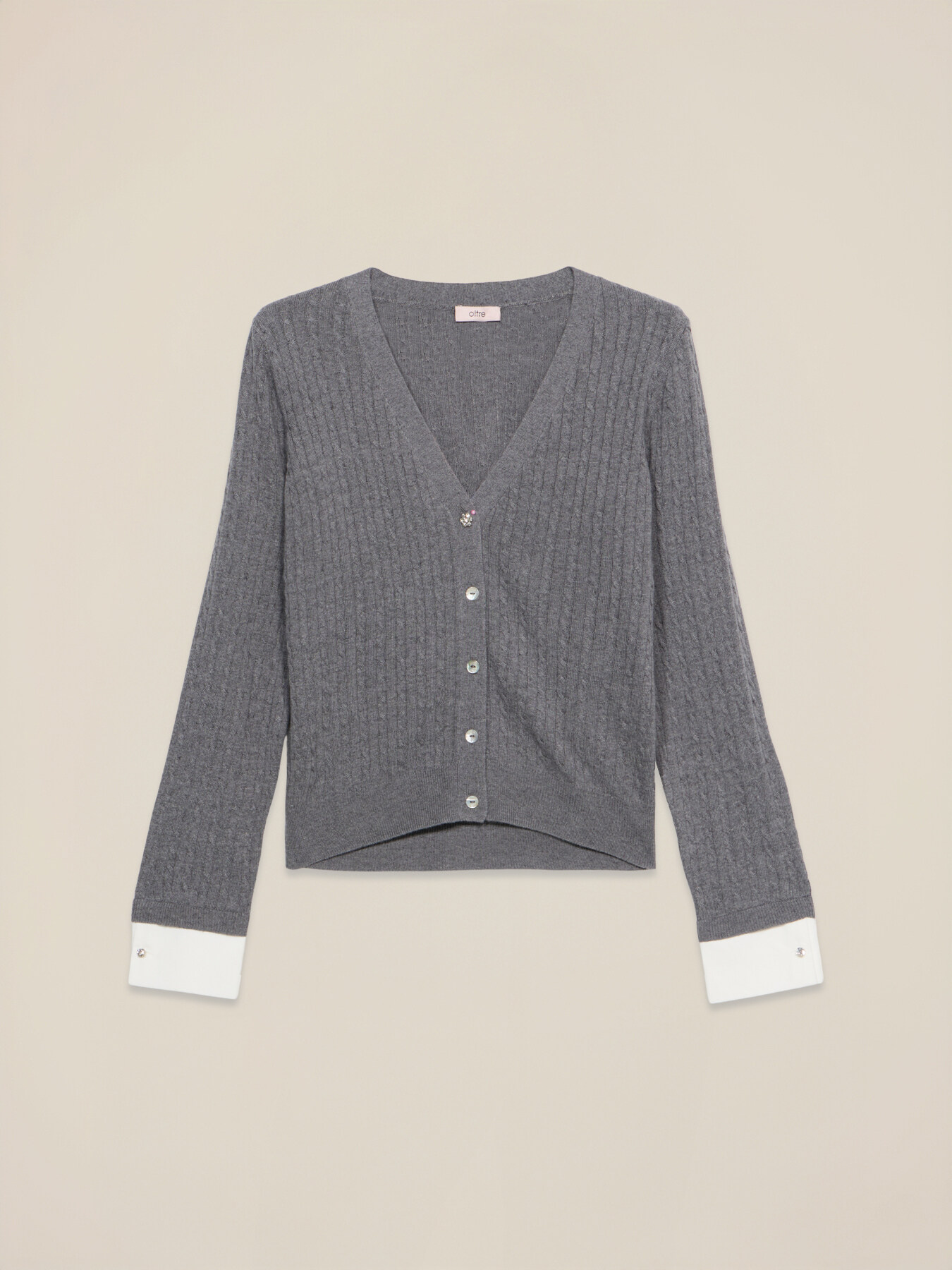 Cardigan court en m&eacute;lange cachemire avec boutons image number 3